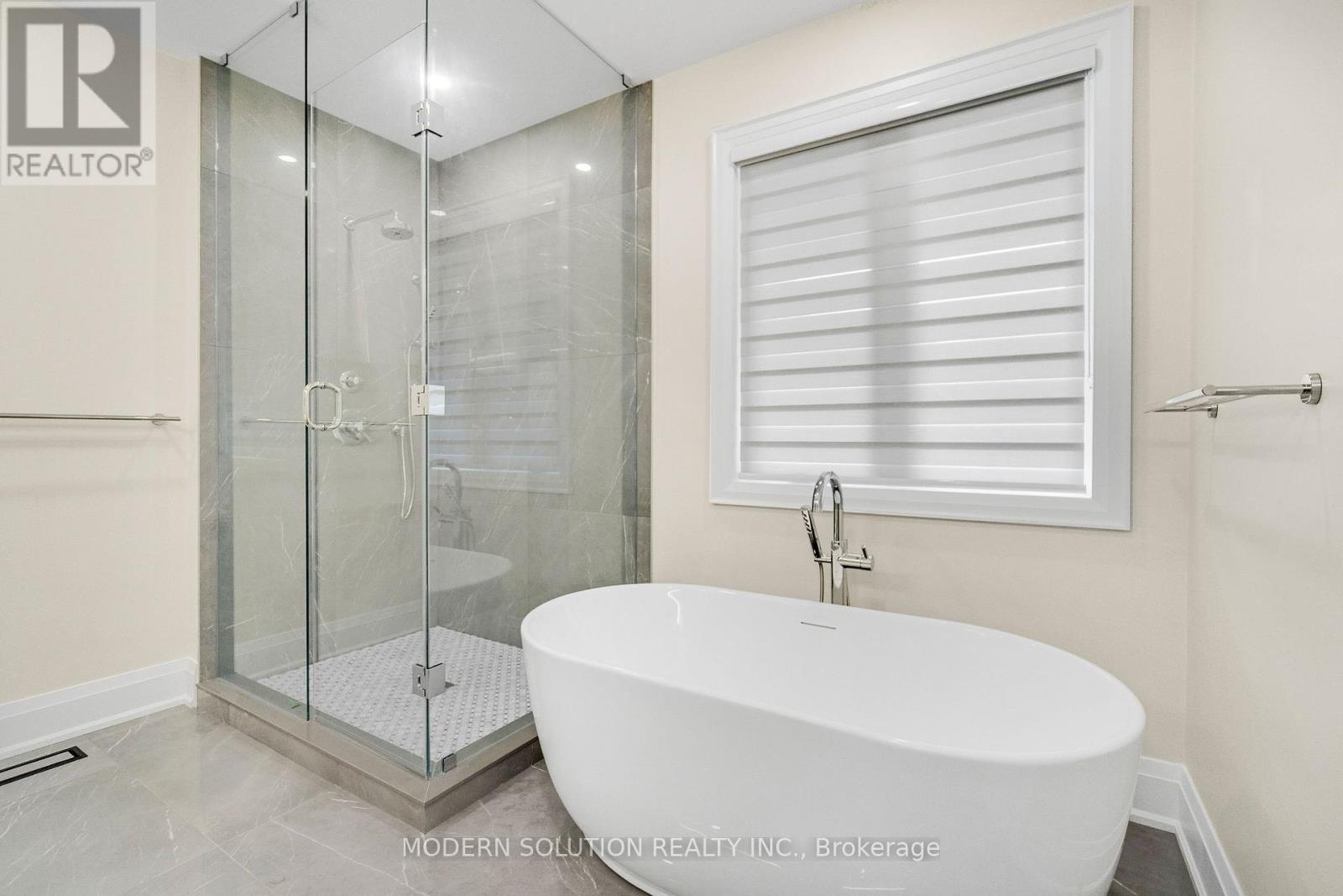 Photo 2 of 1088 Casson Avenue, Mississauga ON