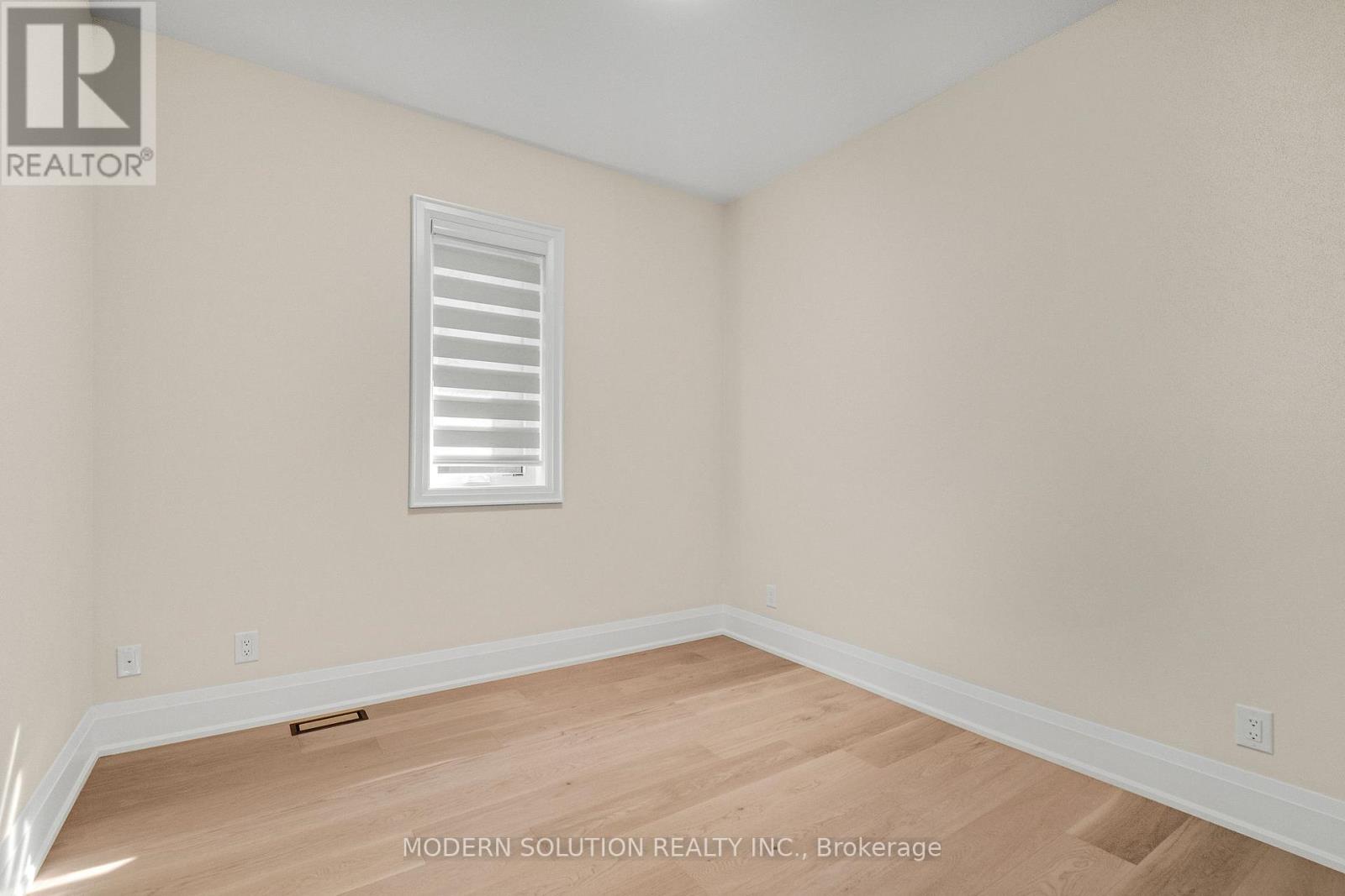 Photo 3 of 1088 Casson Avenue, Mississauga ON
