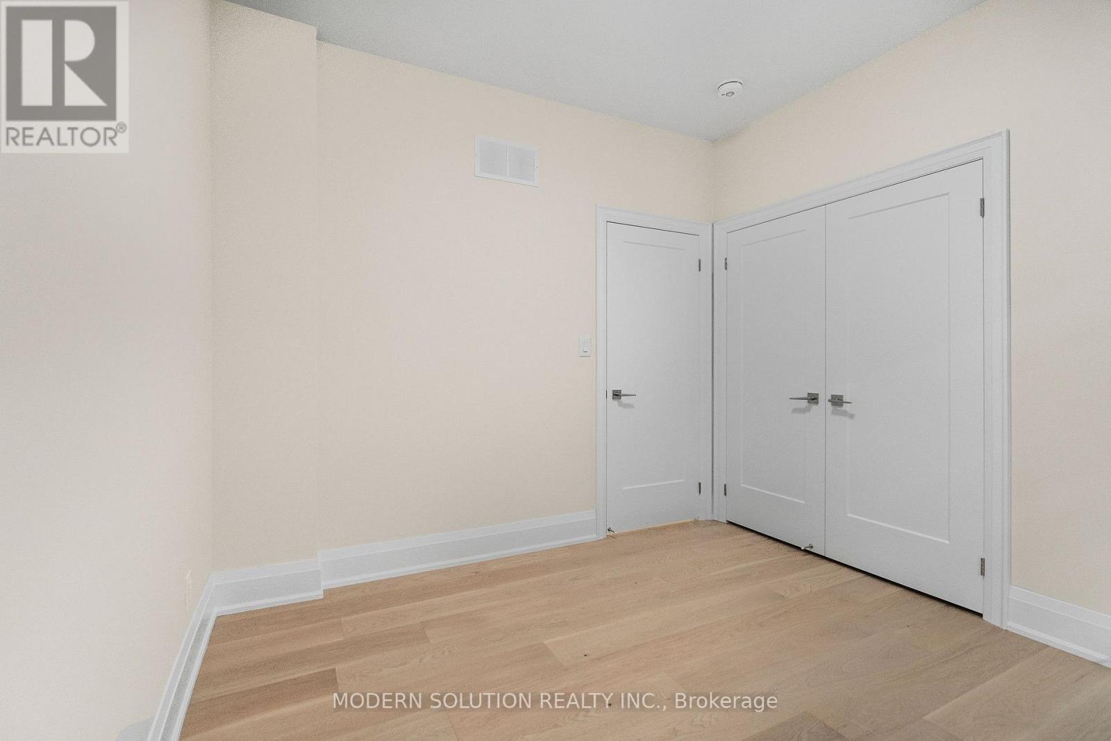 Photo 15 of 1088 Casson Avenue, Mississauga ON