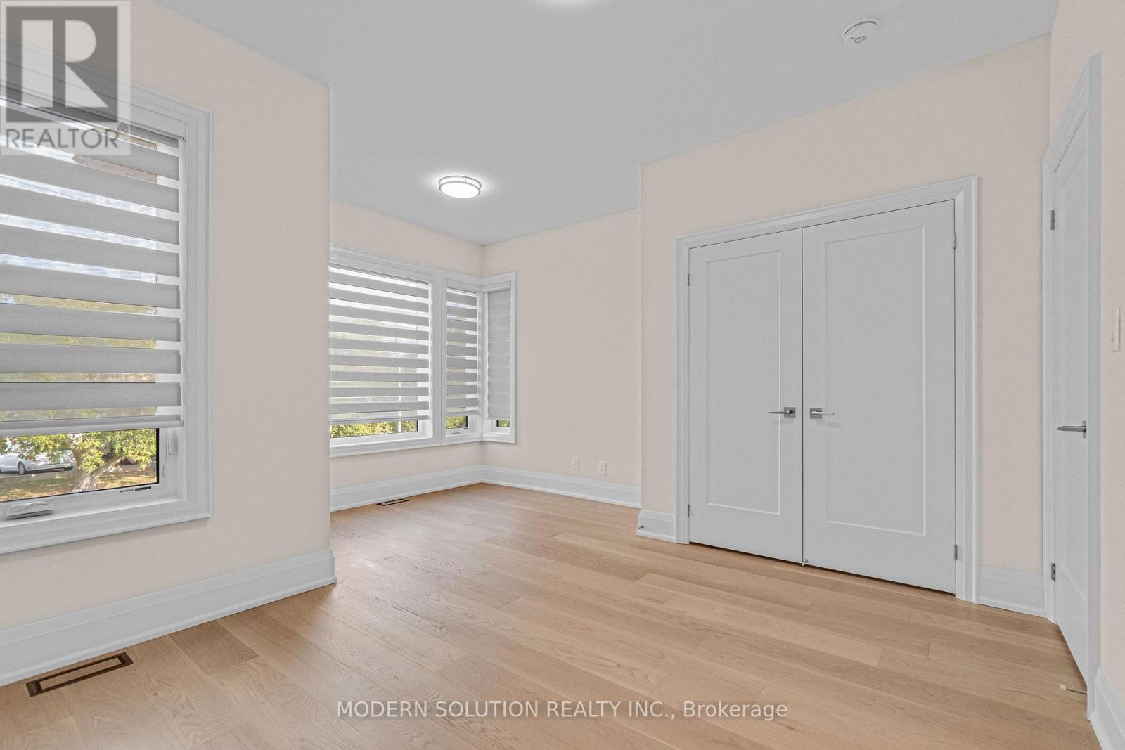 Photo 7 of 1088 Casson Avenue, Mississauga ON