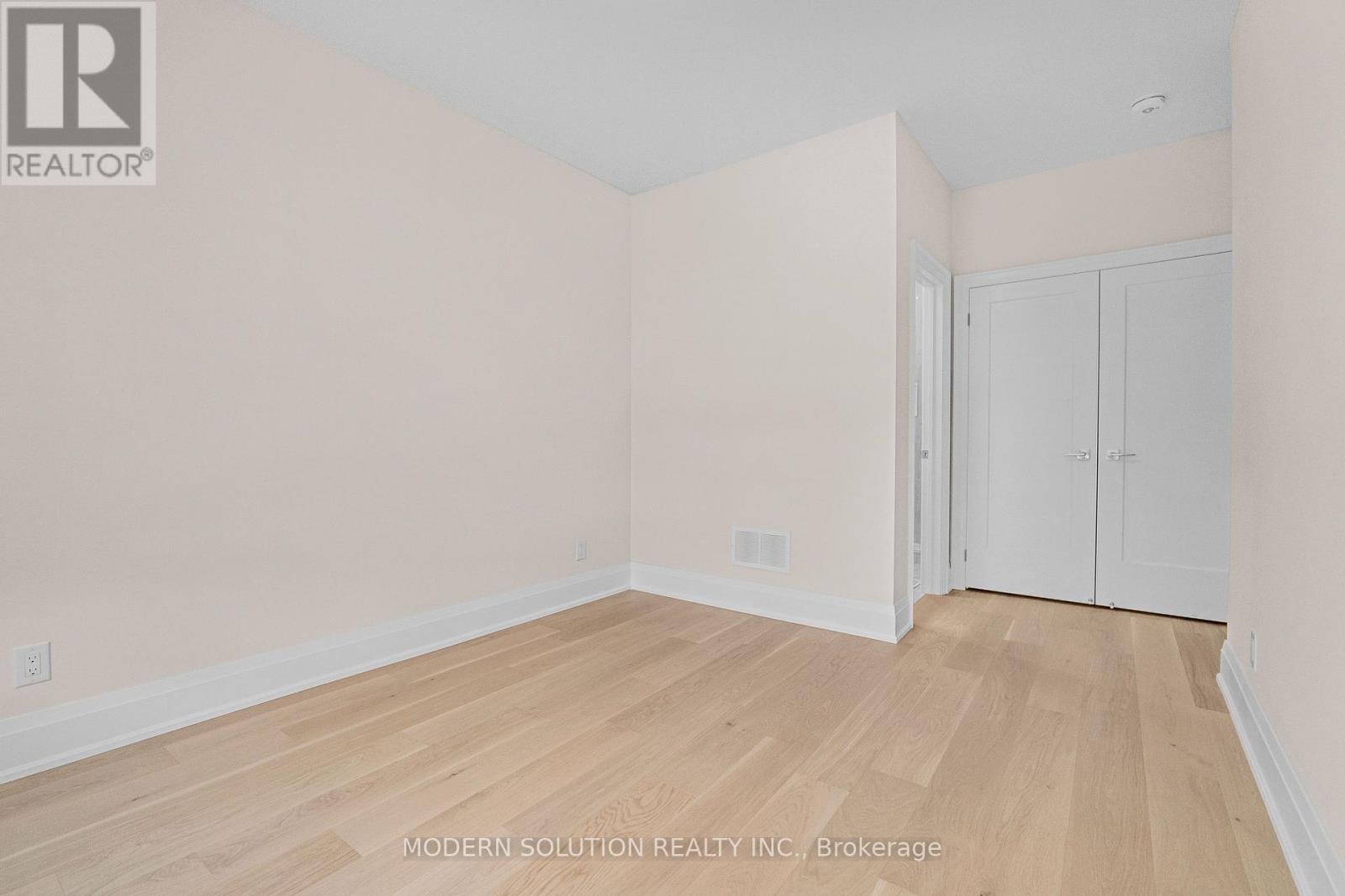 Photo 9 of 1088 Casson Avenue, Mississauga ON