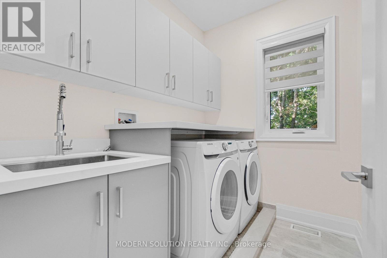Photo 32 of 1088 Casson Avenue, Mississauga ON