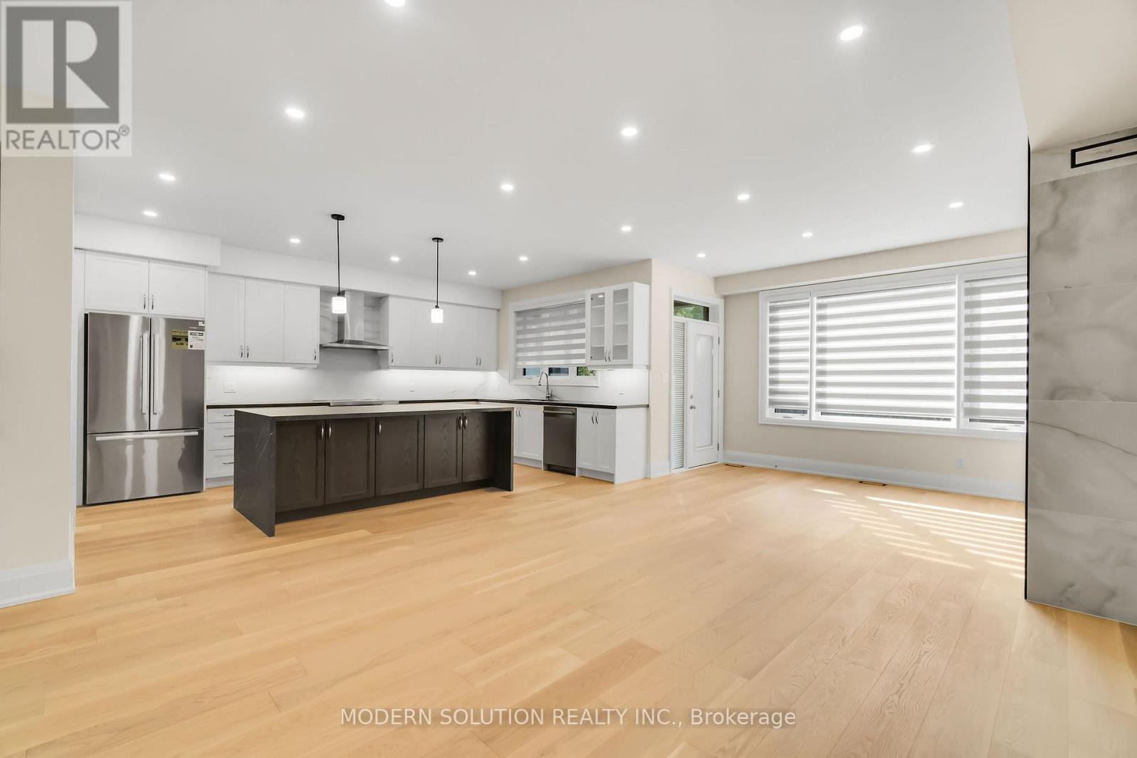 Photo 6 of 1088 Casson Avenue, Mississauga ON