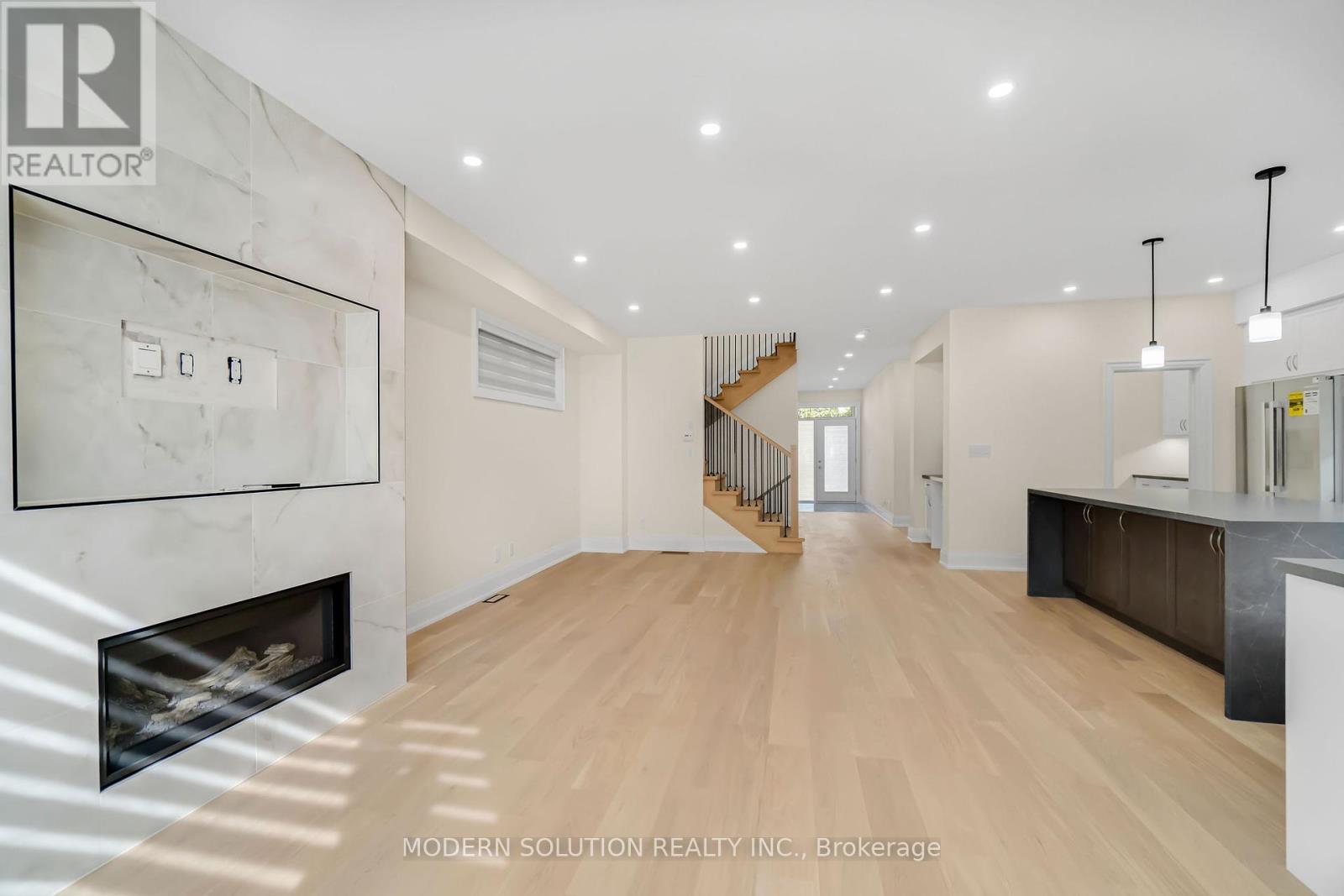 Photo 10 of 1088 Casson Avenue, Mississauga ON