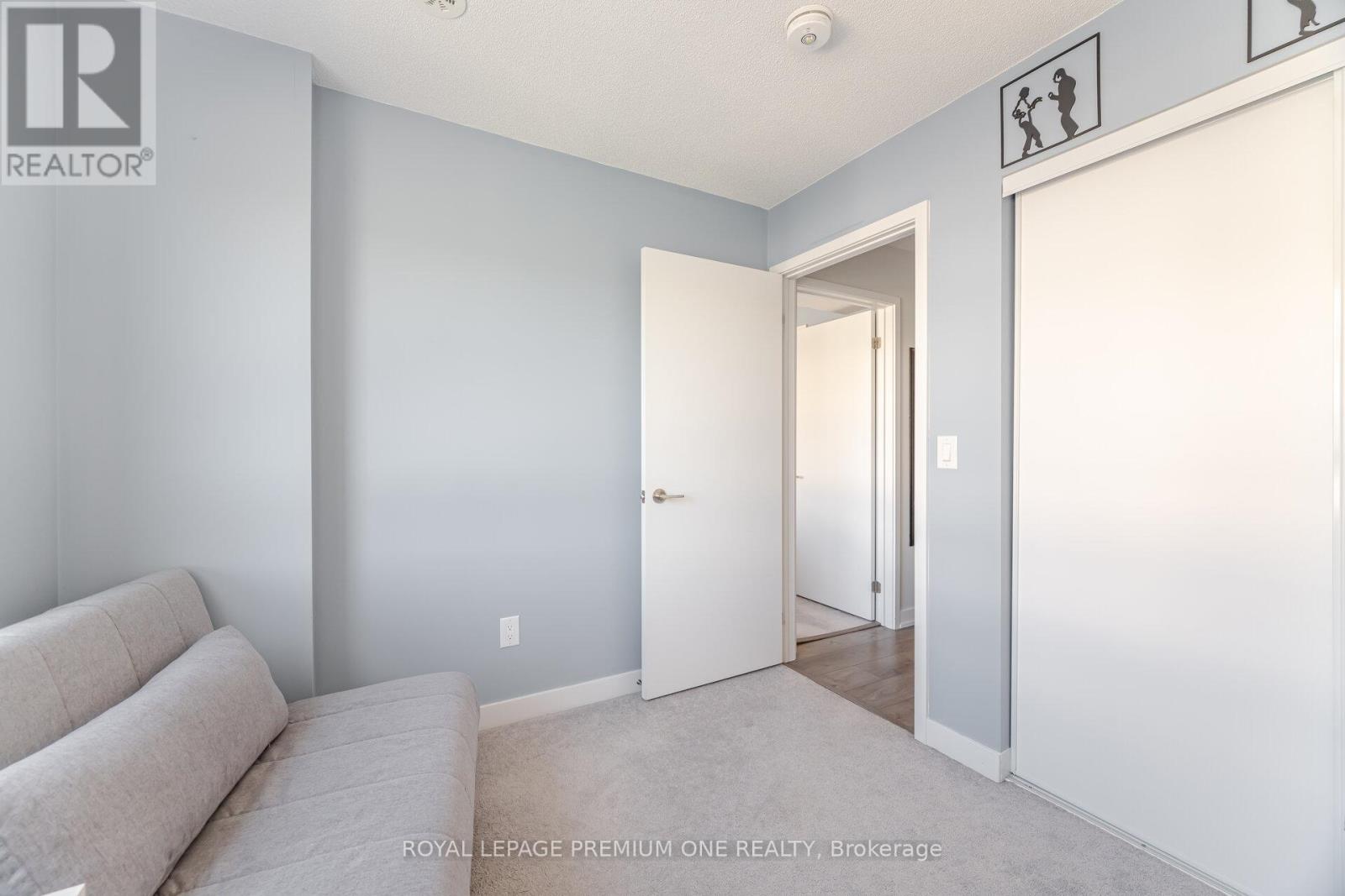 Photo 17 of 31 1121 Cooke Boulevard, Burlington ON