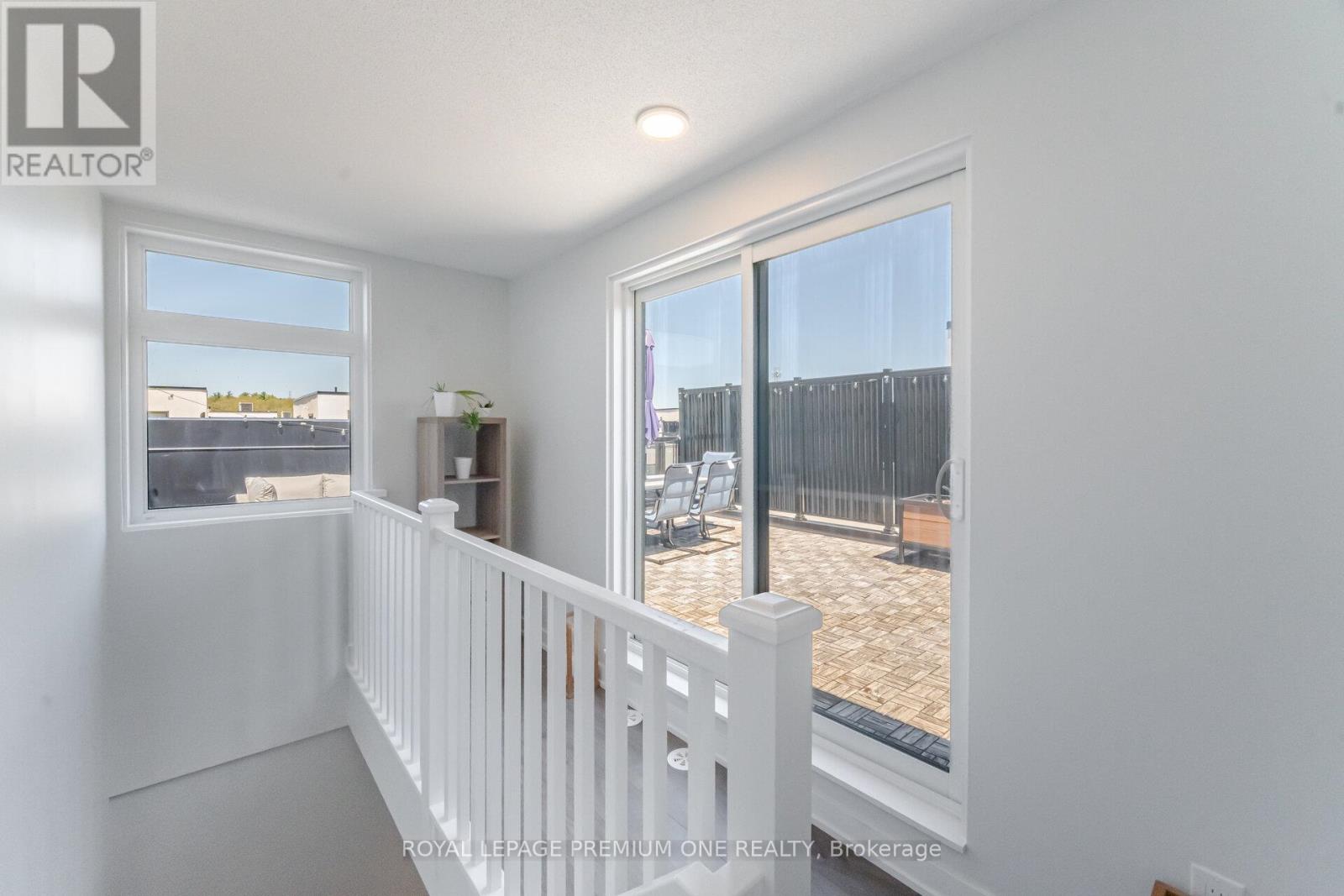 Photo 23 of 31 1121 Cooke Boulevard, Burlington ON