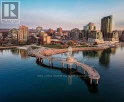 Photo 2 of 31 1121 Cooke Boulevard, Burlington ON