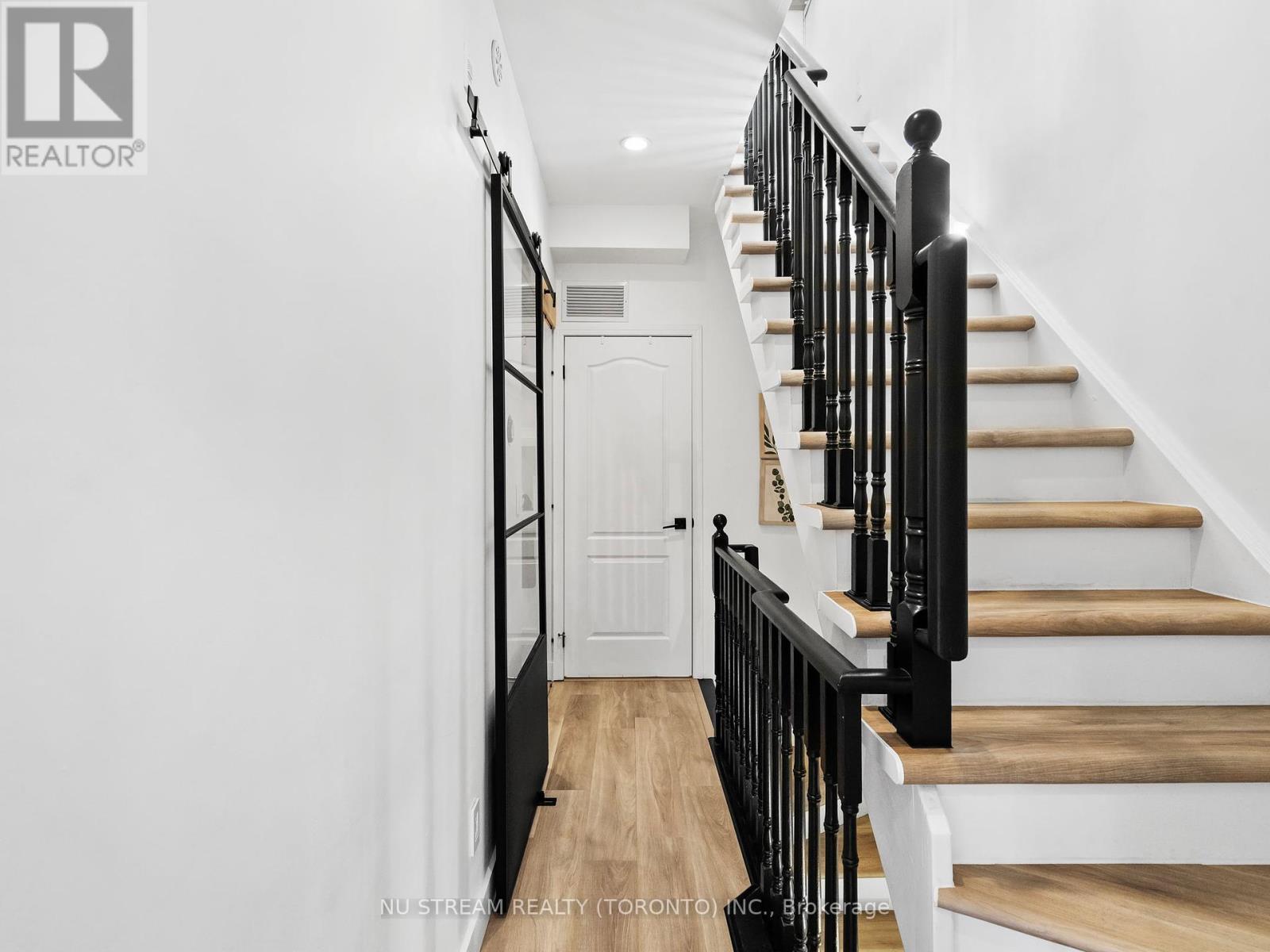 Photo 7 of 15 873 Wilson Avenue, Toronto ON