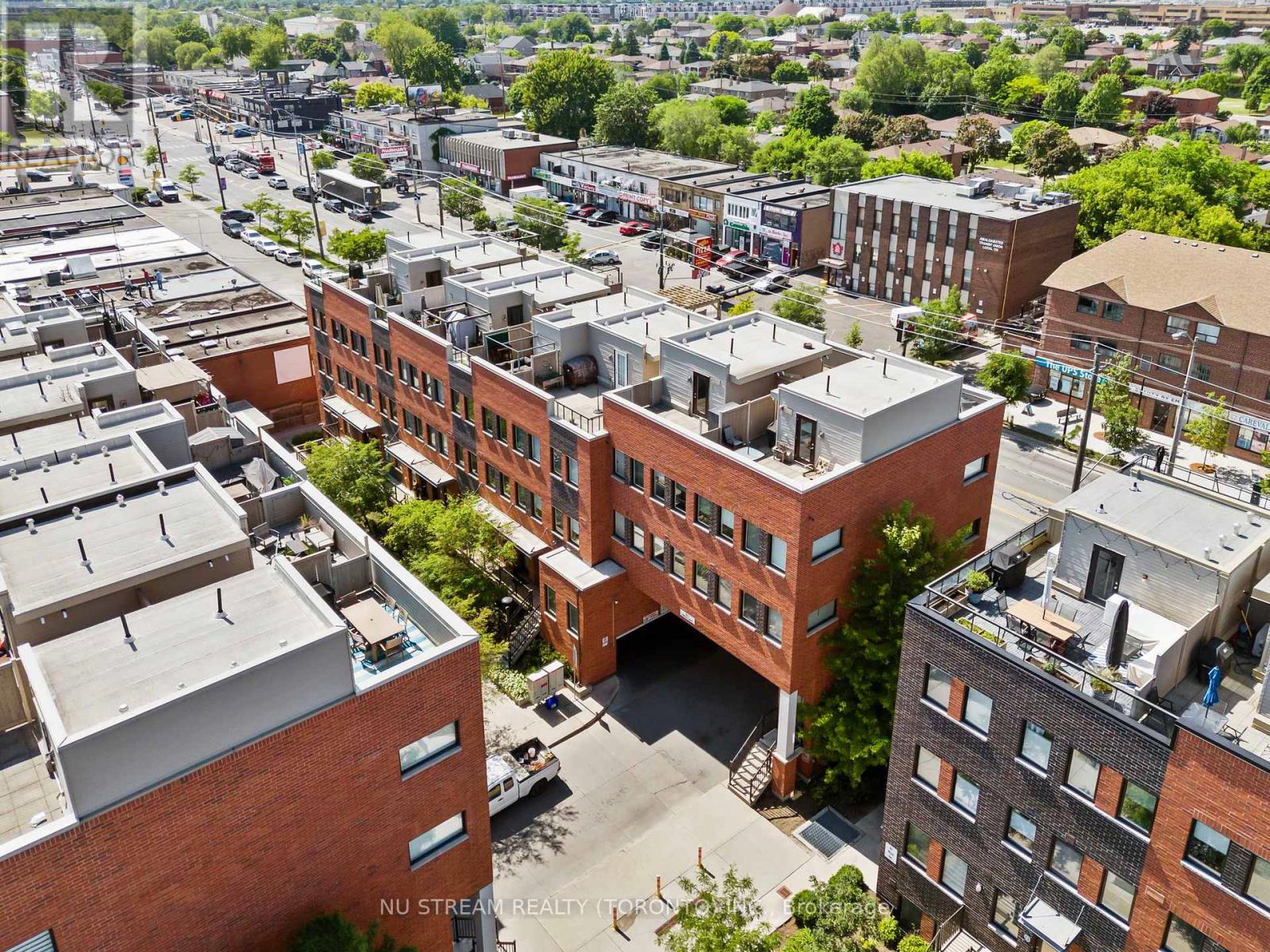 Photo 26 of 15 873 Wilson Avenue, Toronto ON