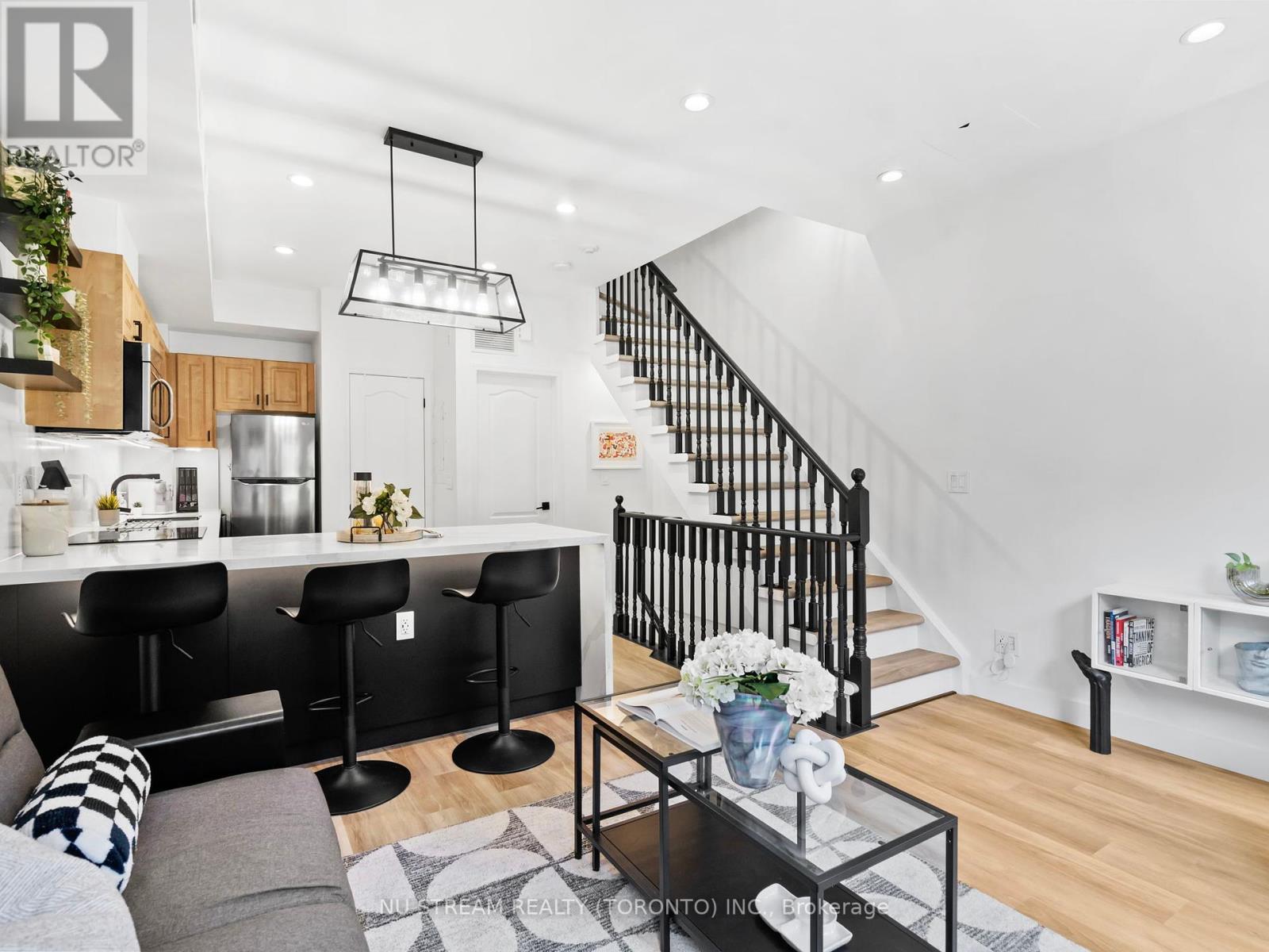 Photo 19 of 15 873 Wilson Avenue, Toronto ON