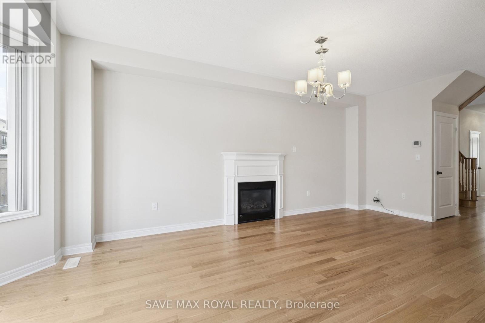 Photo 12 of 17 Fann Drive, Brampton ON
