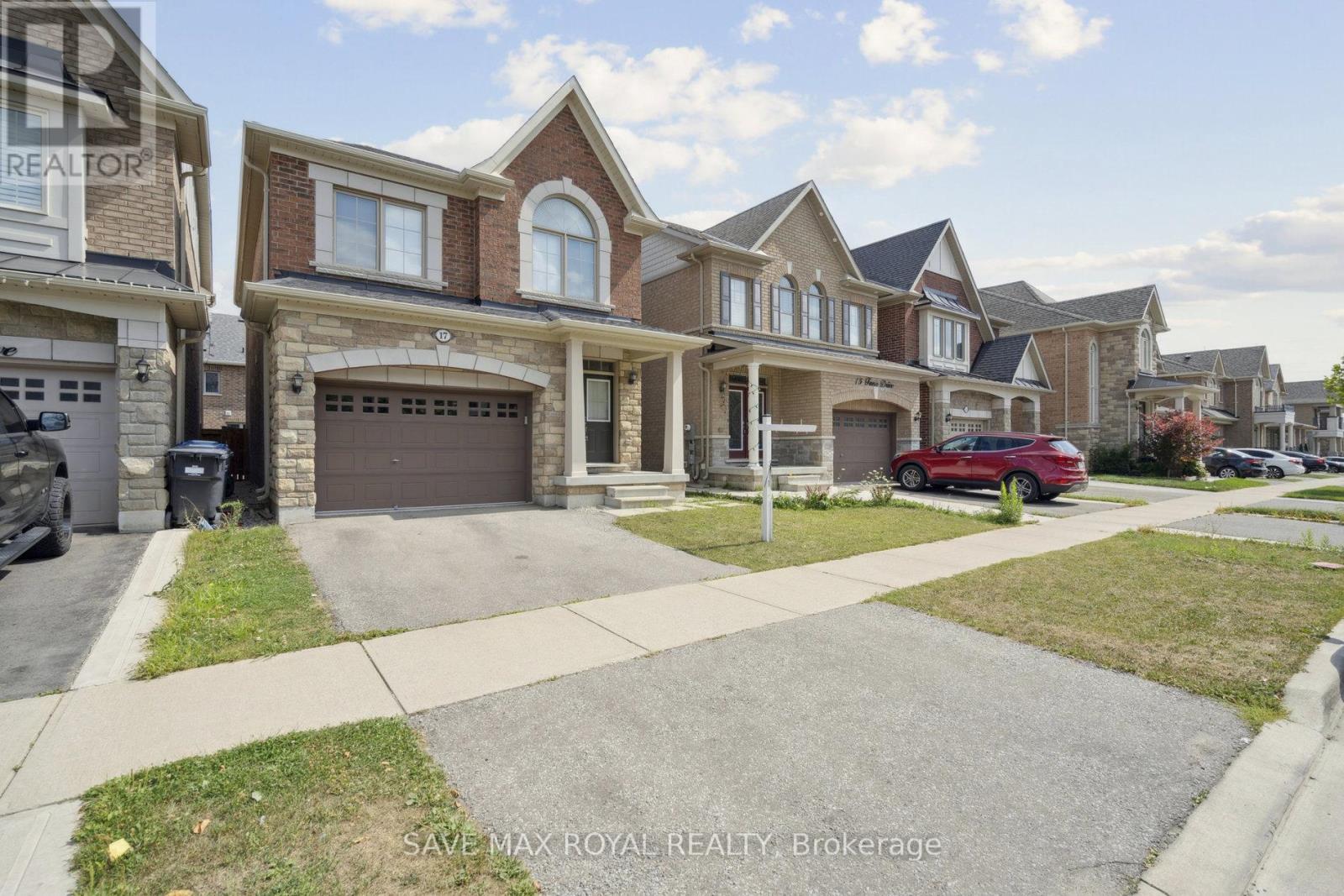 Photo 2 of 17 Fann Drive, Brampton ON