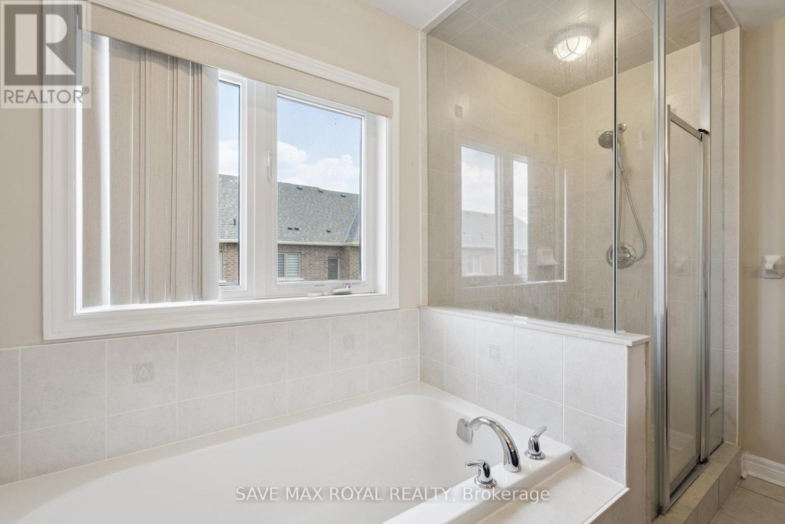 Photo 33 of 17 Fann Drive, Brampton ON