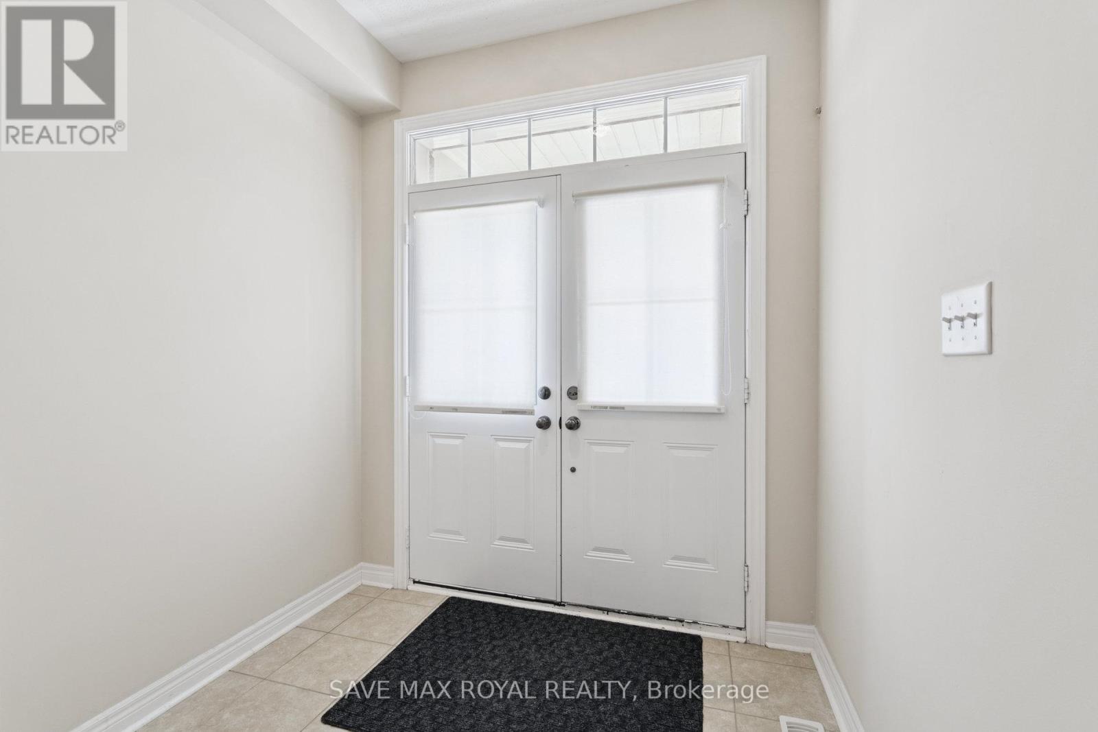 Photo 5 of 17 Fann Drive, Brampton ON