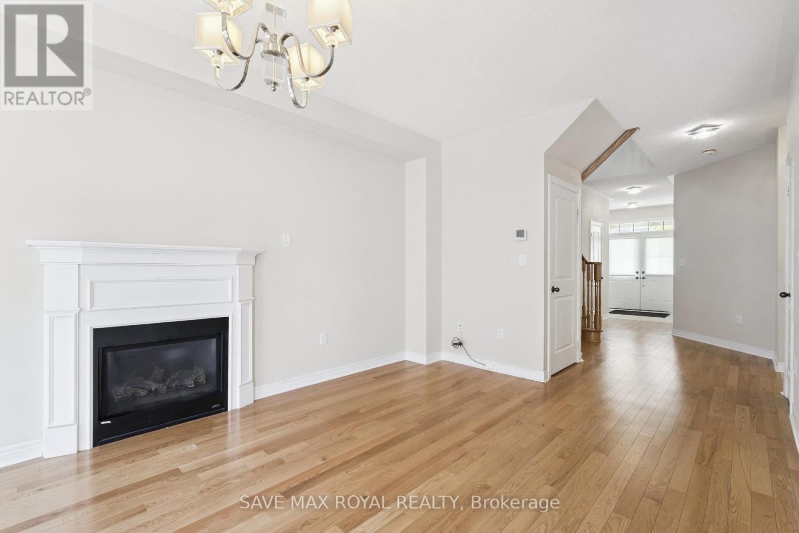 Photo 9 of 17 Fann Drive, Brampton ON