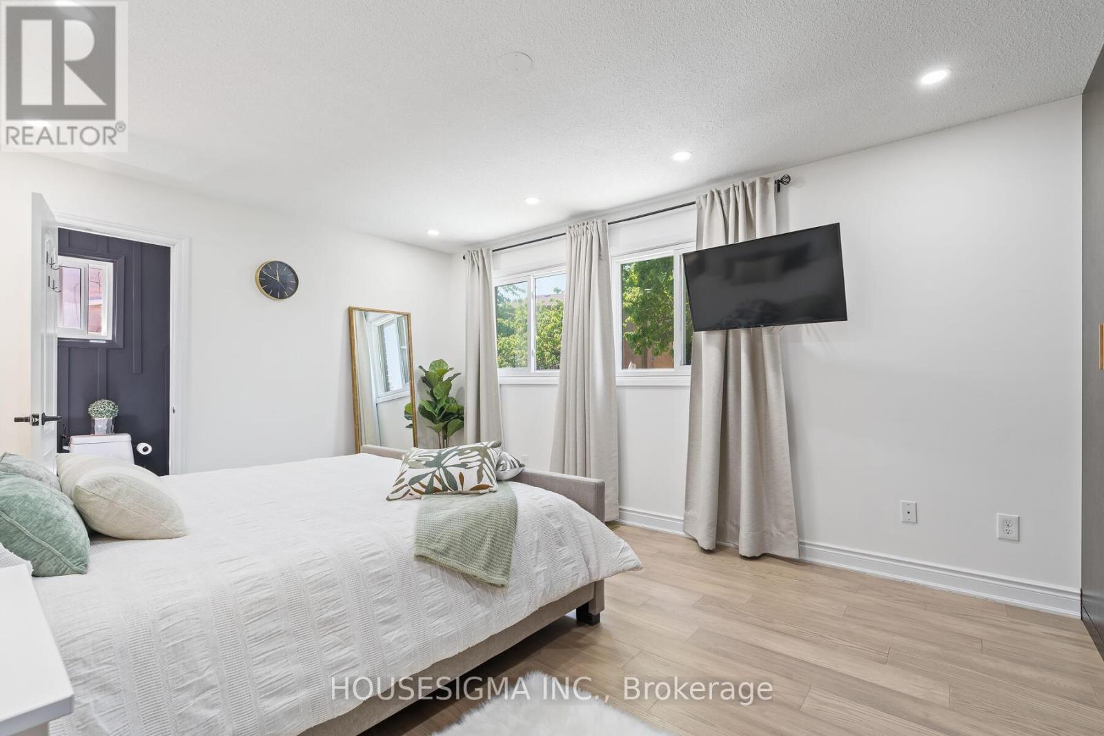 Photo 4 of 4212 Powderhorn Crescent, Mississauga ON