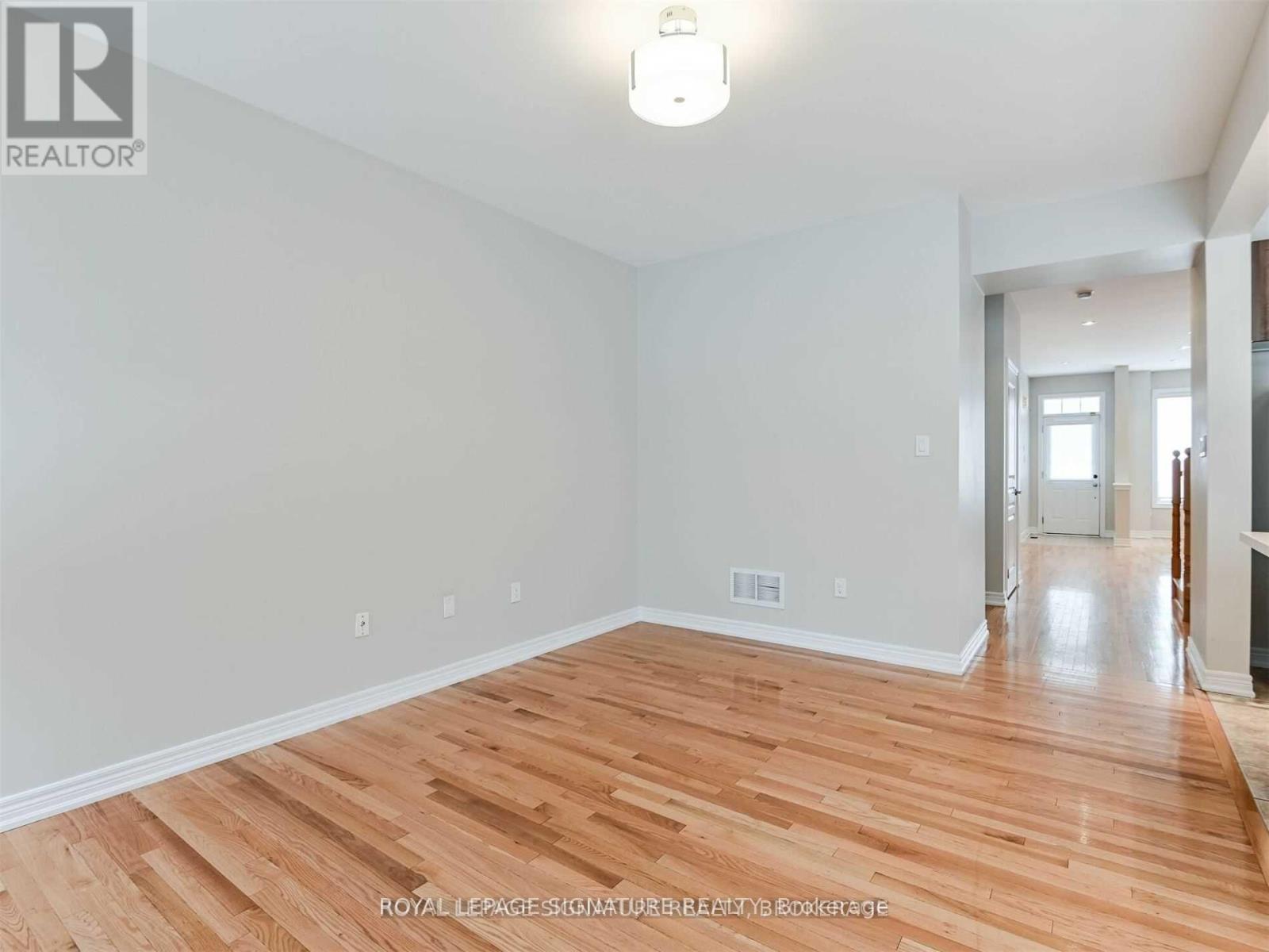 Photo 39 of 37 Chesterwood Crescent, Brampton ON