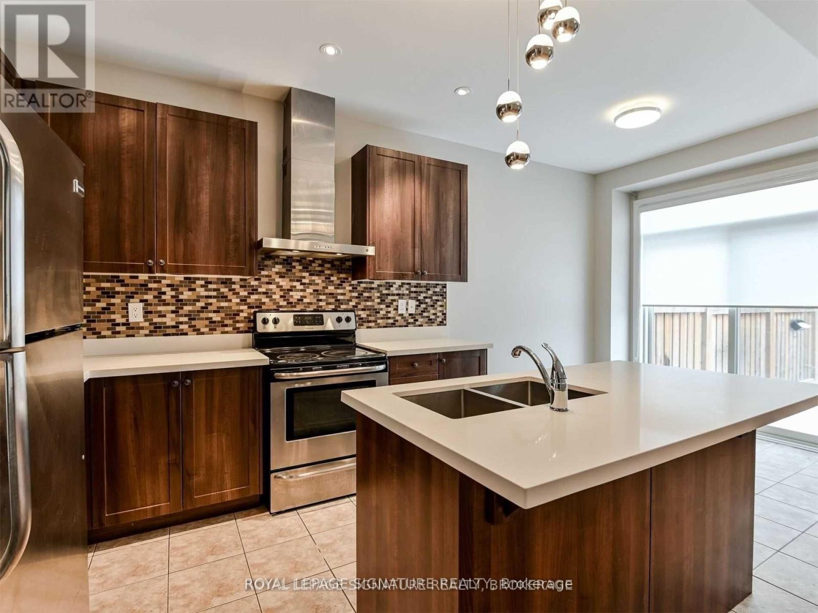 Photo 18 of 37 Chesterwood Crescent, Brampton ON