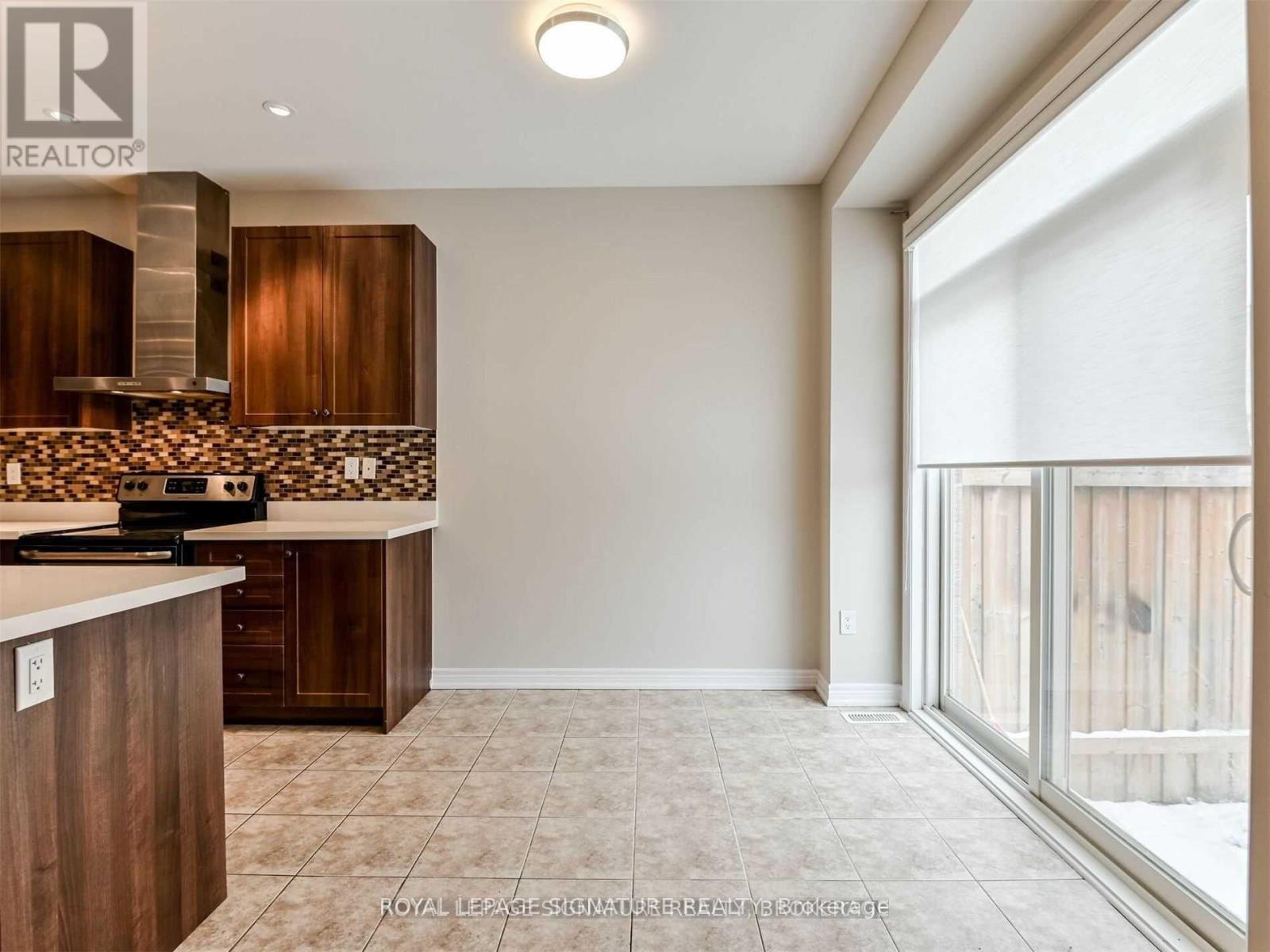 Photo 22 of 37 Chesterwood Crescent, Brampton ON