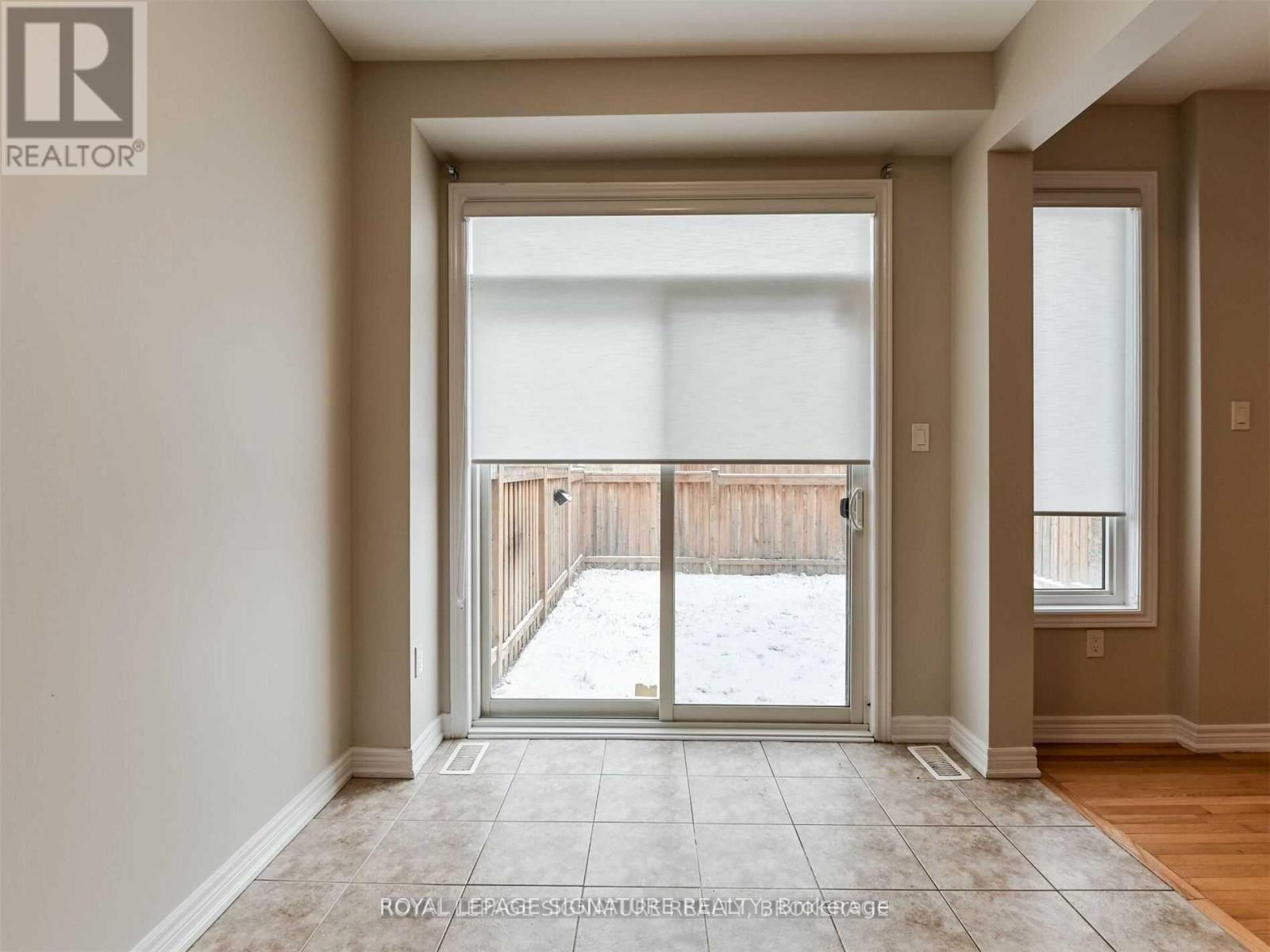 Photo 38 of 37 Chesterwood Crescent, Brampton ON