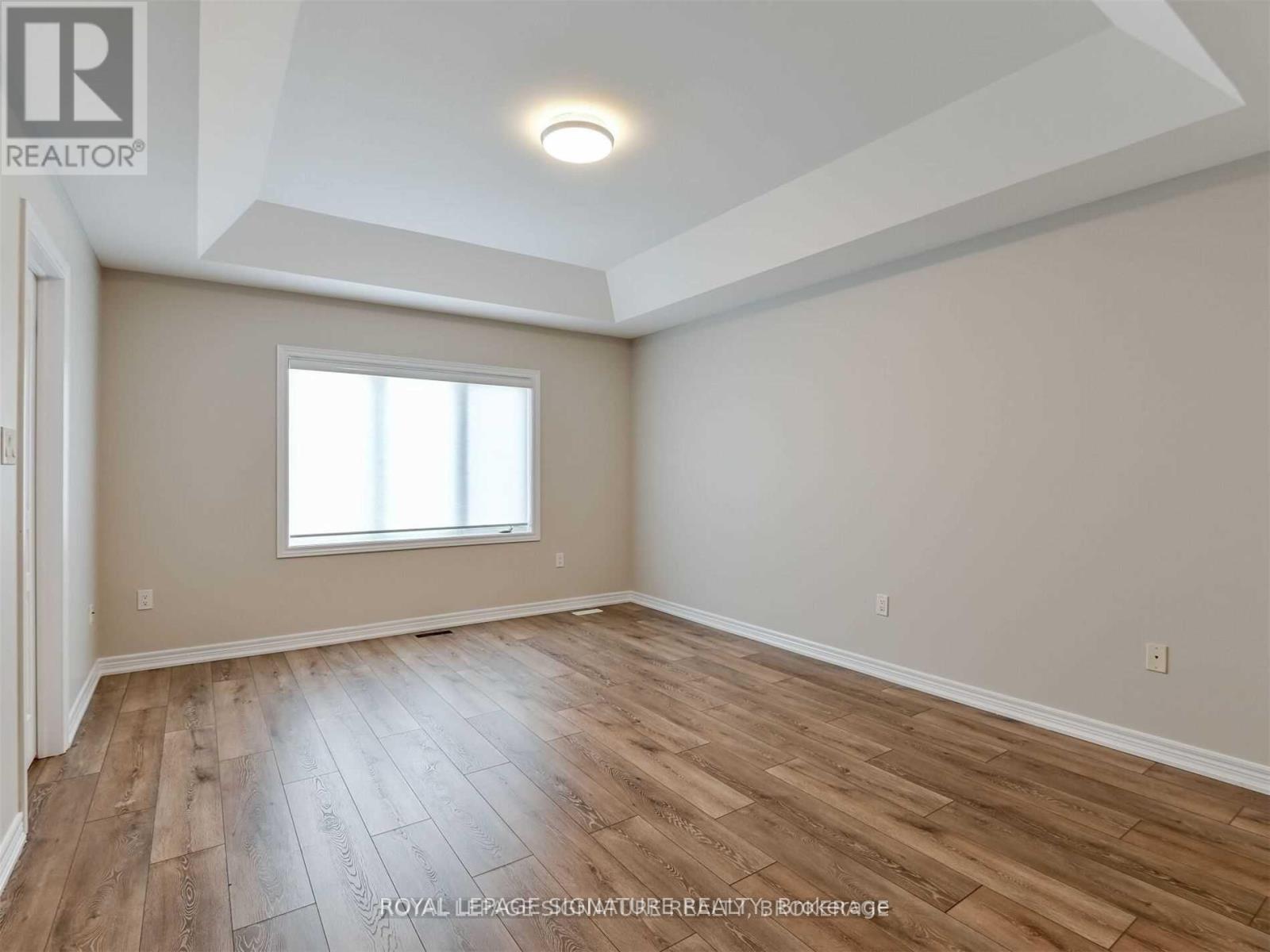 Photo 21 of 37 Chesterwood Crescent, Brampton ON