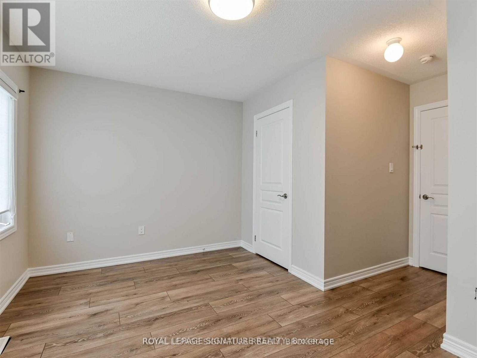 Photo 5 of 37 Chesterwood Crescent, Brampton ON