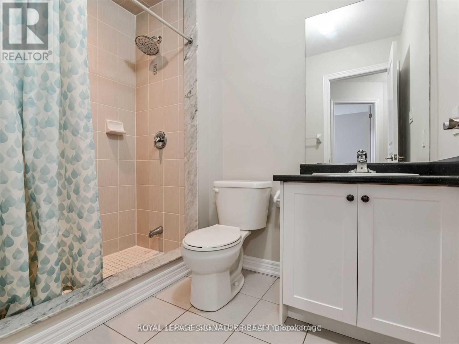 Photo 3 of 37 Chesterwood Crescent, Brampton ON