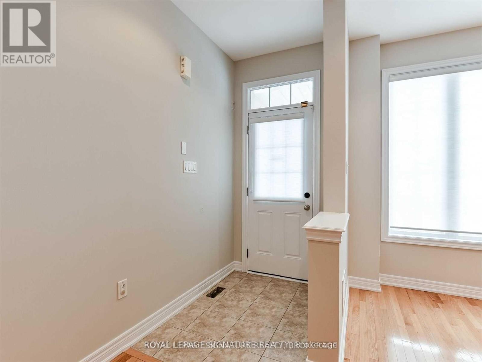 Photo 19 of 37 Chesterwood Crescent, Brampton ON
