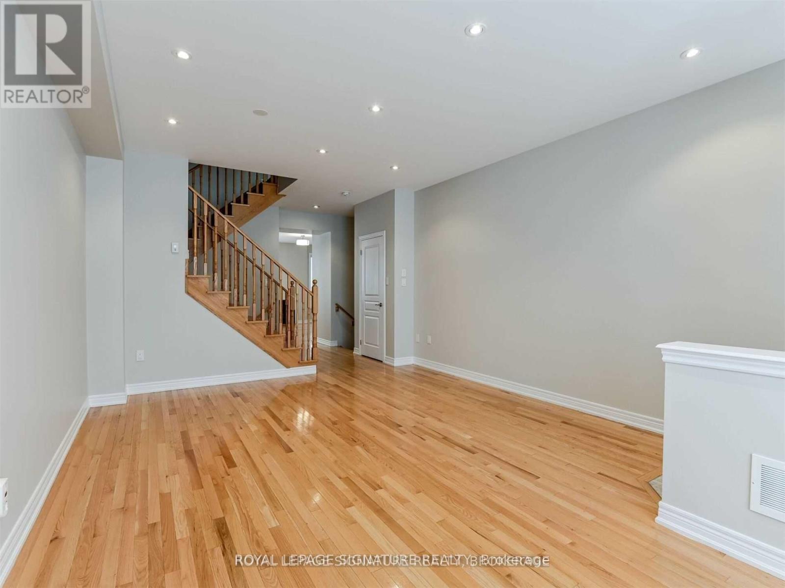 Photo 1 of 37 Chesterwood Crescent, Brampton ON