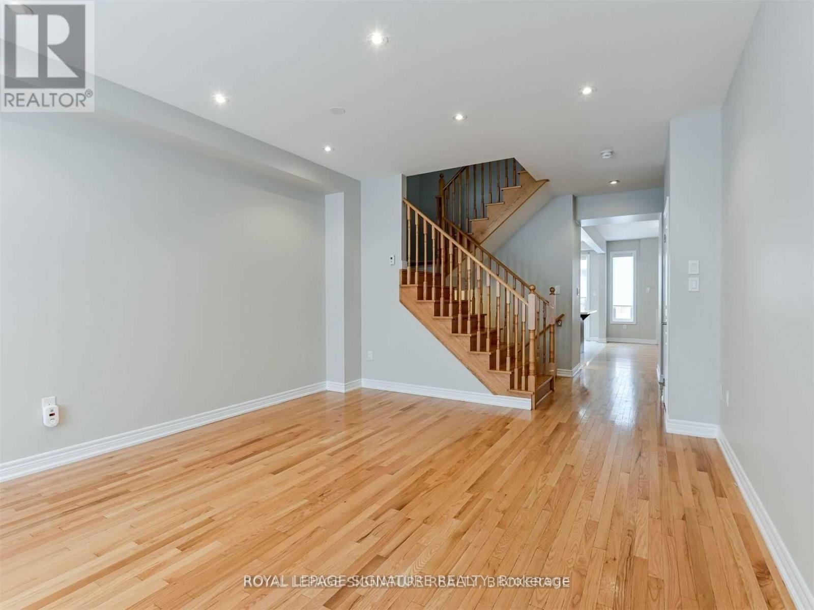 Photo 35 of 37 Chesterwood Crescent, Brampton ON