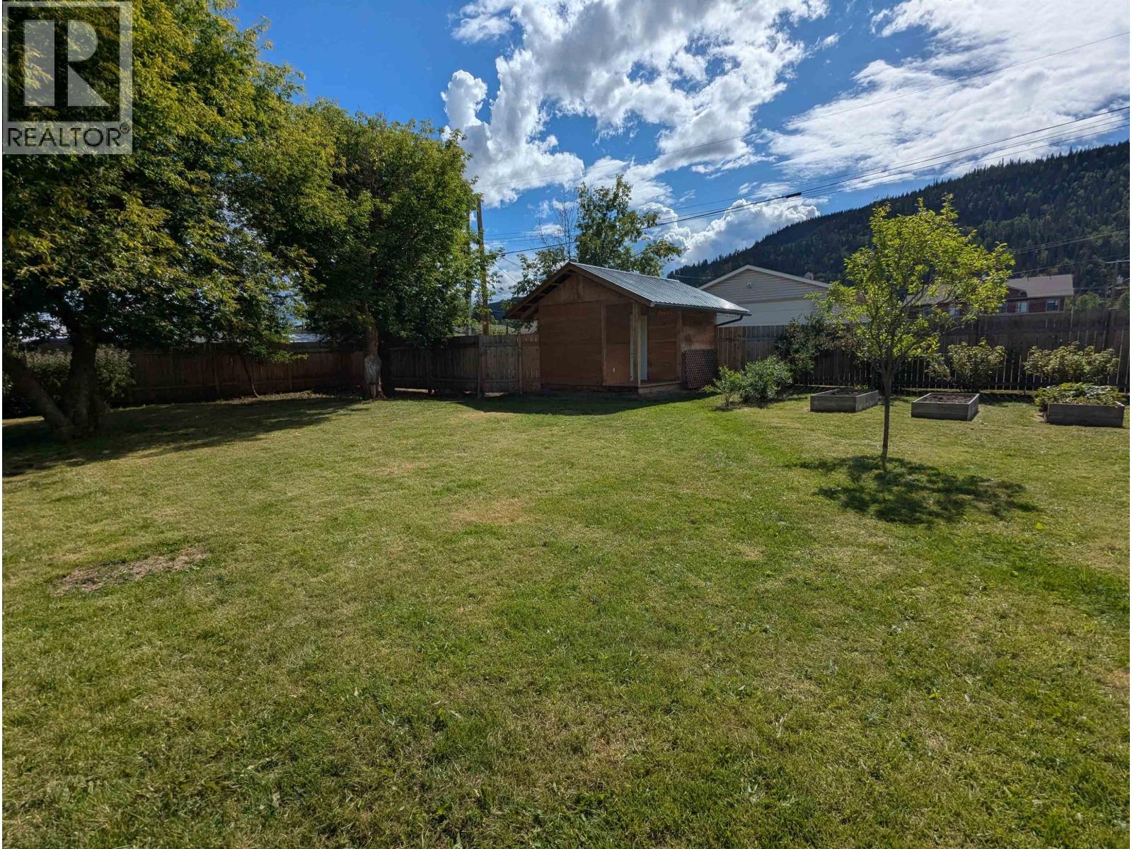 3891 BROADWAY Avenue, Smithers