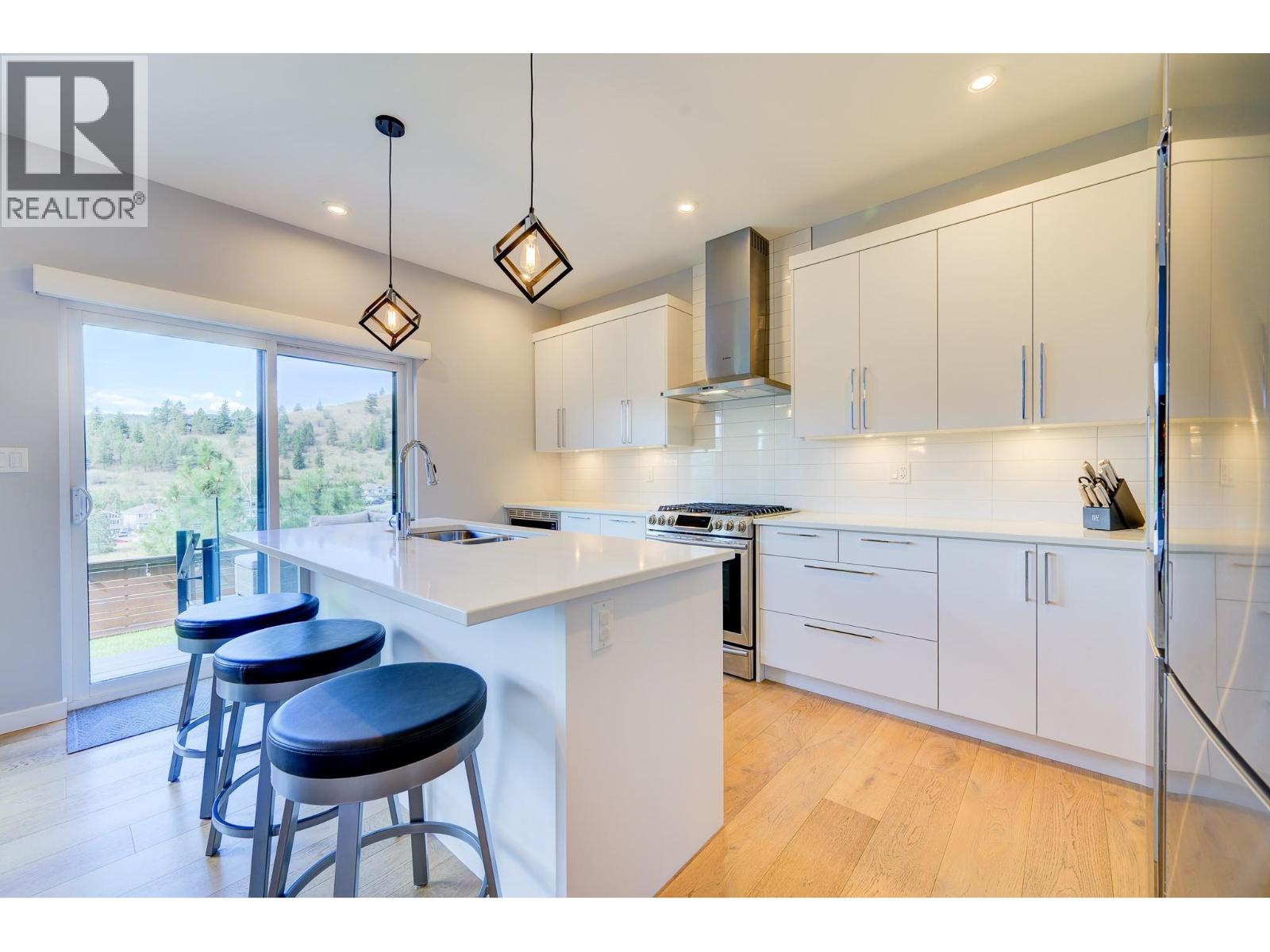 Photo 3 of 1312 Prairie Rose Drive, Kamloops BC
