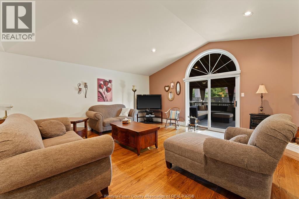 Photo 15 of 742 Rodfam Court, Windsor ON