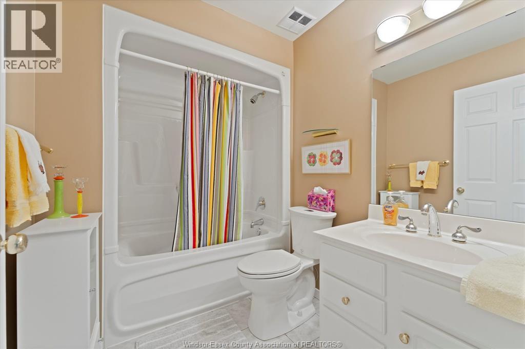Photo 24 of 742 Rodfam Court, Windsor ON
