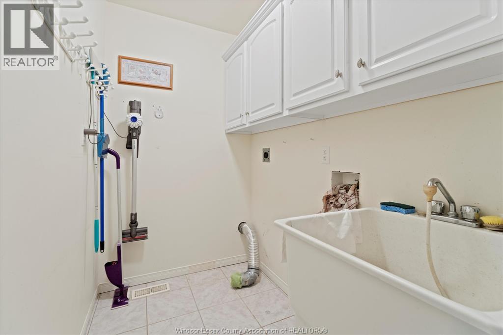 Photo 25 of 742 Rodfam Court, Windsor ON