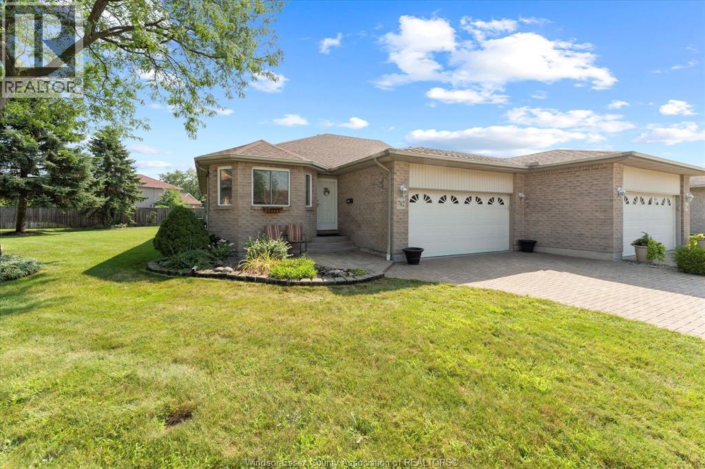 Photo 5 of 742 Rodfam Court, Windsor ON