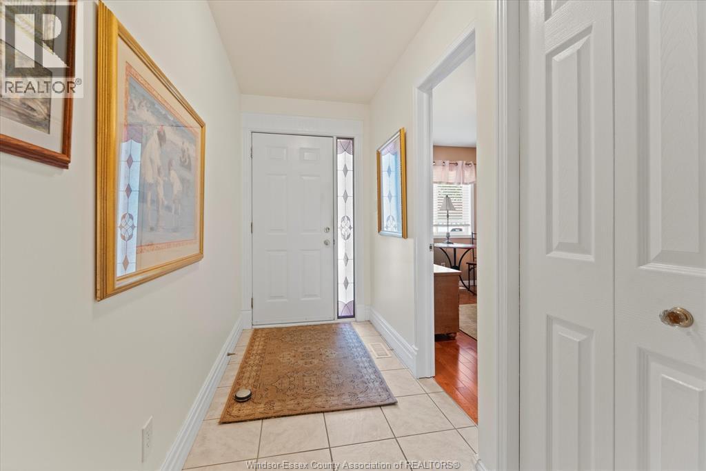 Photo 6 of 742 Rodfam Court, Windsor ON