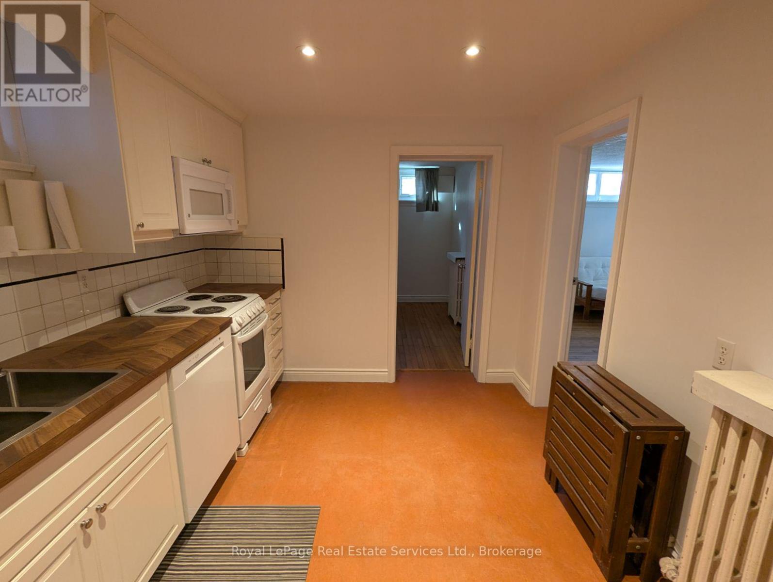 Photo 16 of Lower 20 A Lavinia Avenue, Toronto ON