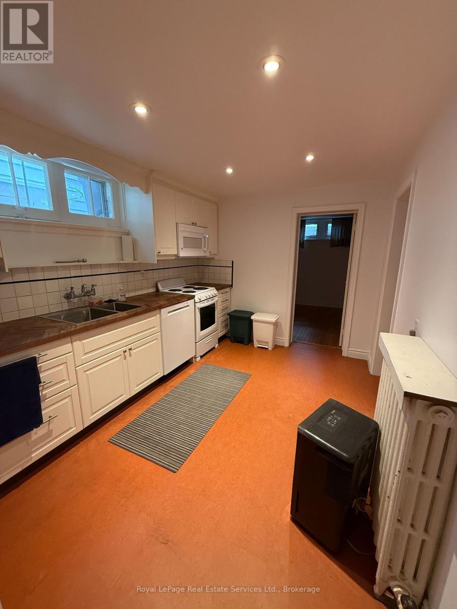Photo 17 of Lower 20 A Lavinia Avenue, Toronto ON