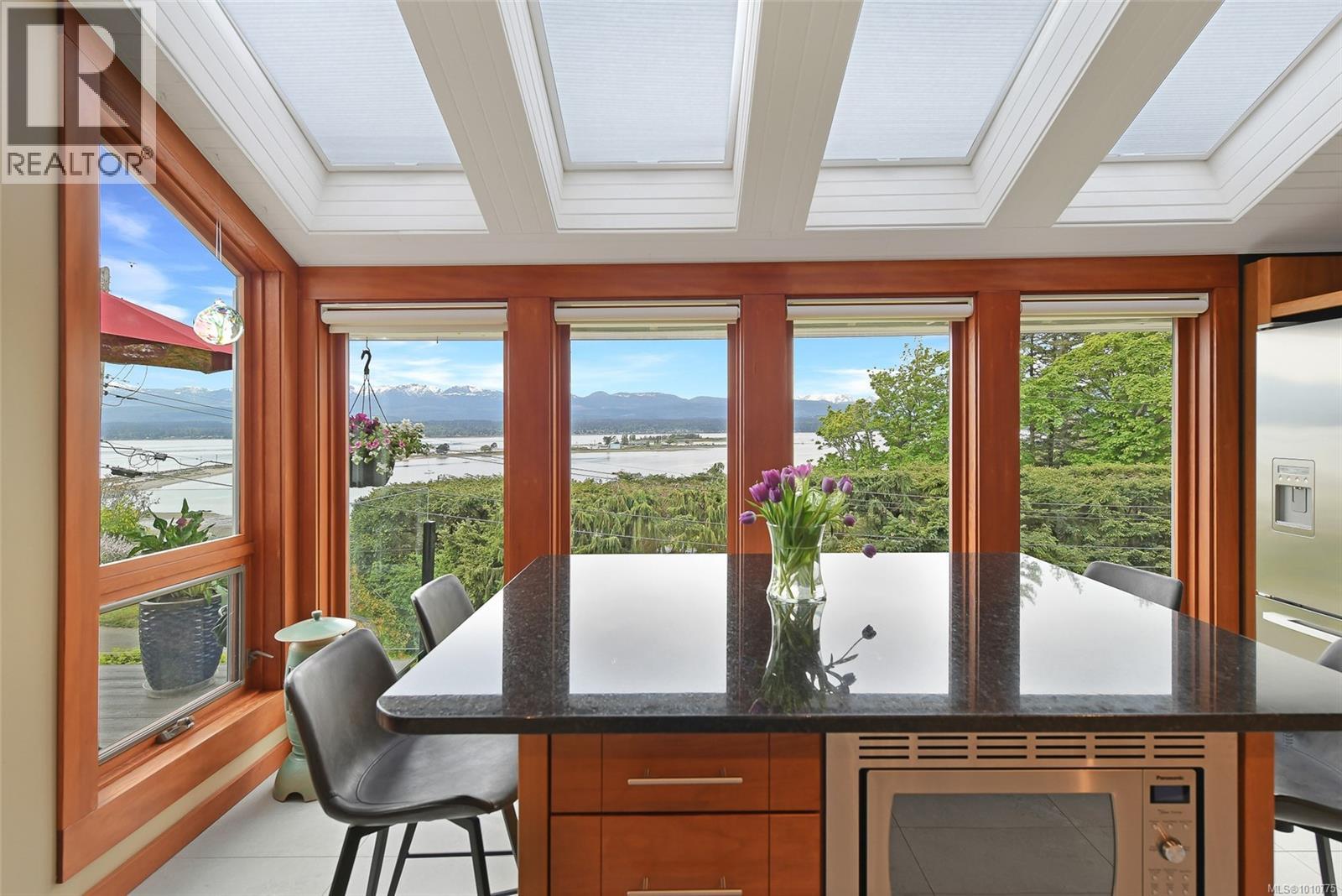Photo 33 of 1166 Yates Rd, Comox BC