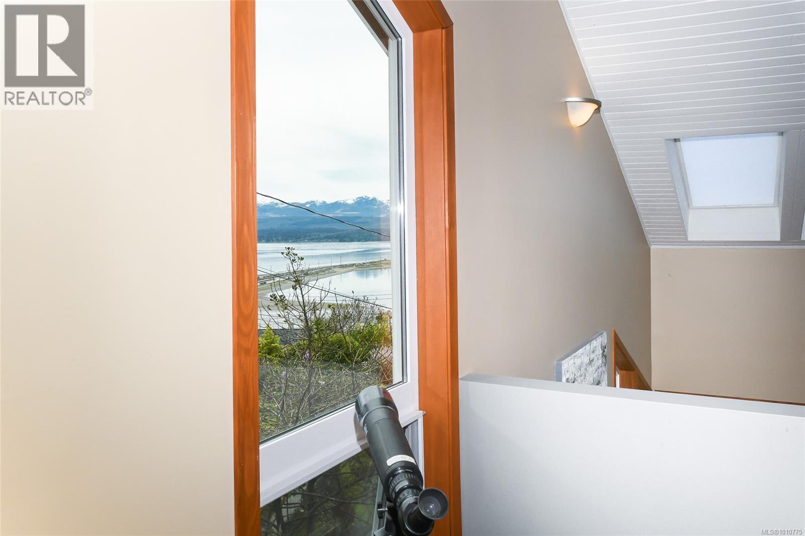 Photo 11 of 1166 Yates Rd, Comox BC