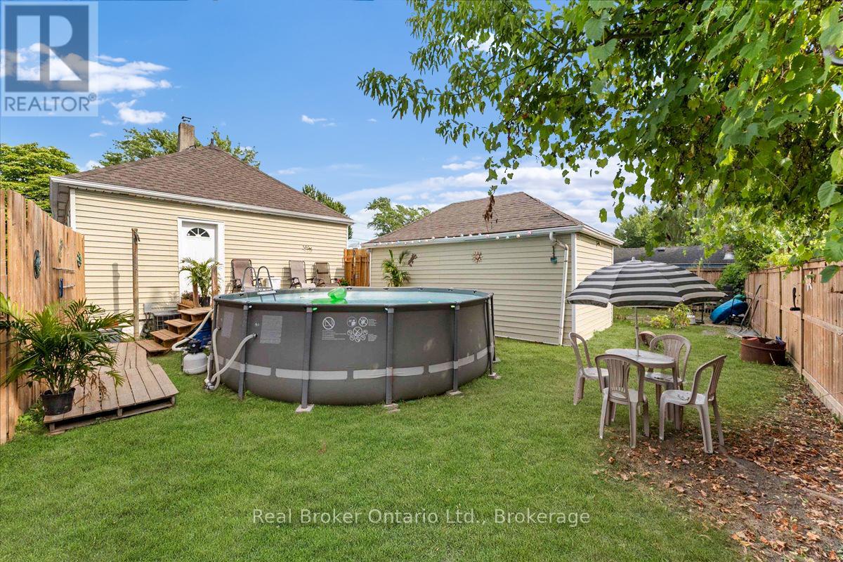 Photo 22 of 416 Deere Street, Welland ON