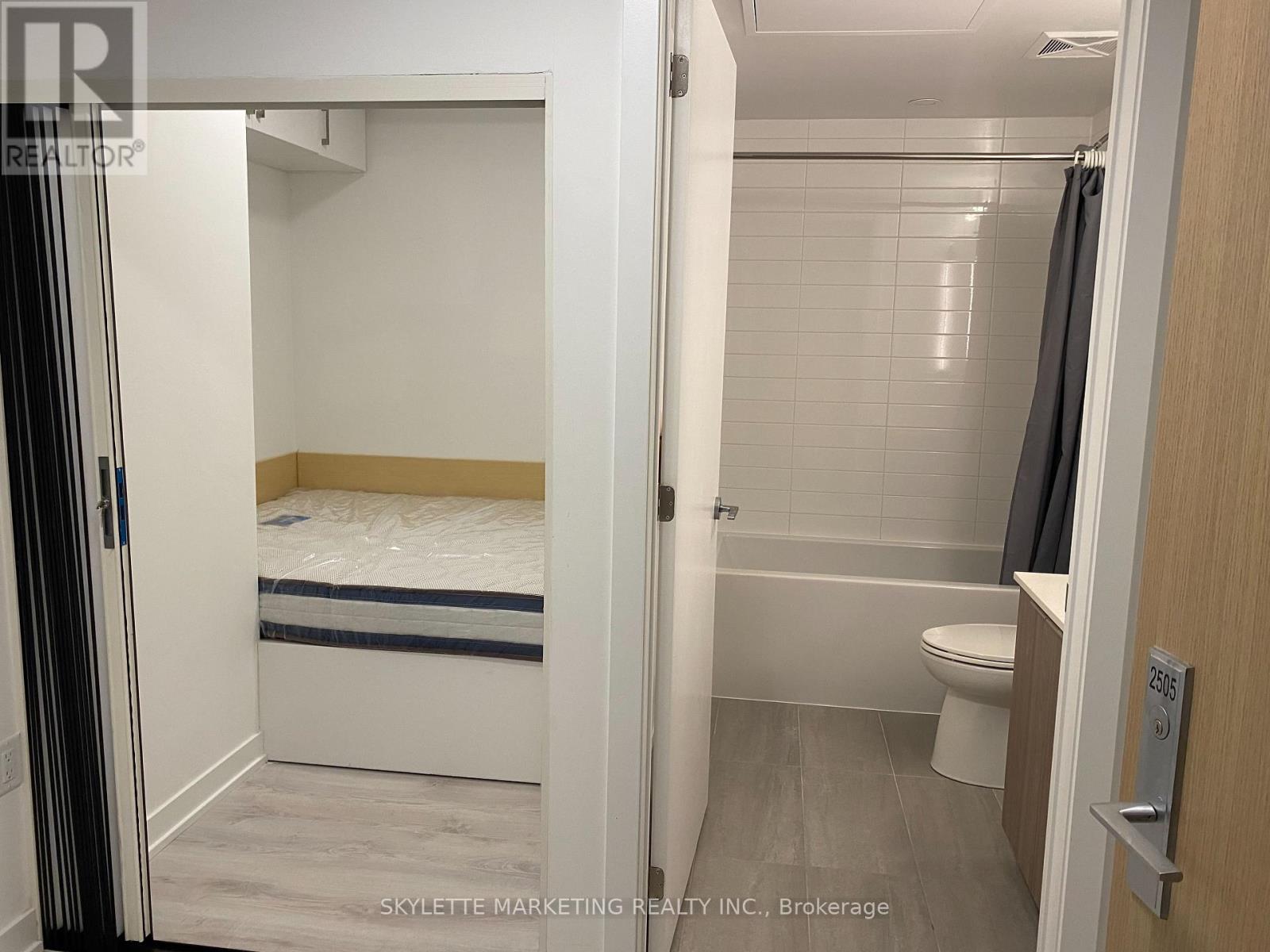 Photo 2 of 2505 357 King Street W, Toronto ON
