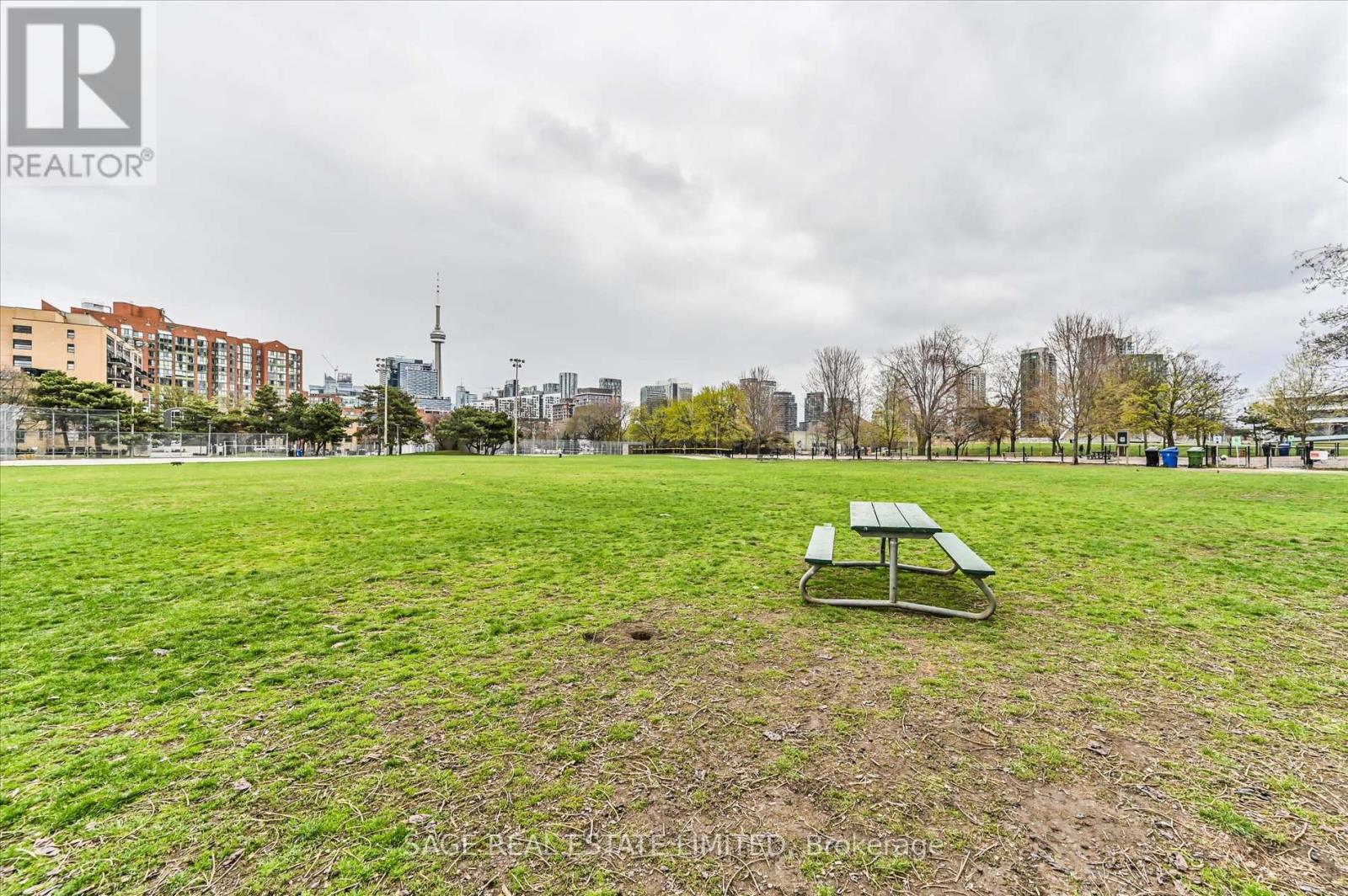 Photo 4 of 511 25 Stafford Street, Toronto ON