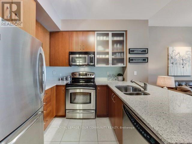 Photo 10 of 903 438 King Street W, Toronto ON