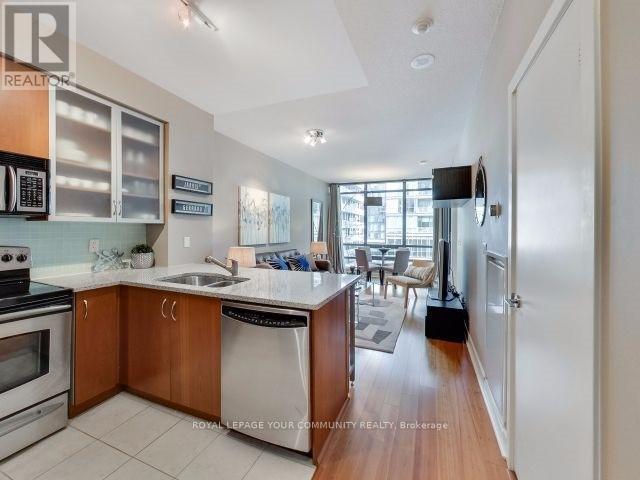 Photo 16 of 903 438 King Street W, Toronto ON