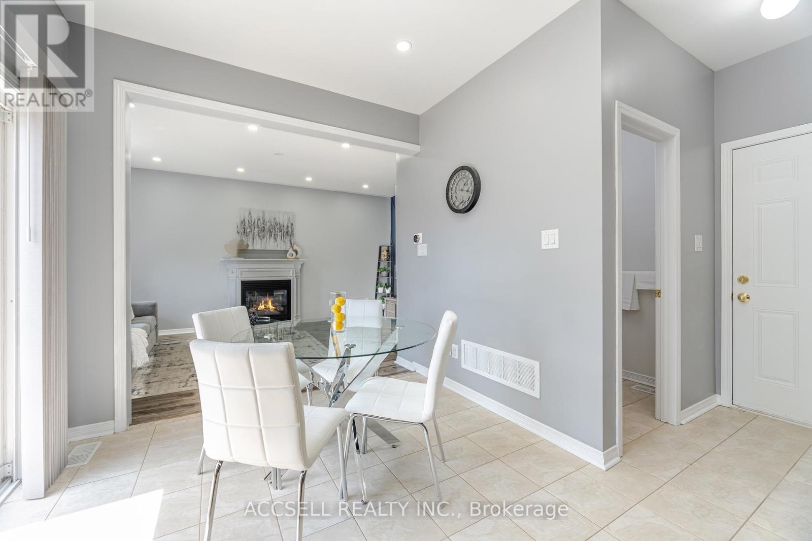 Photo 11 of 79 Lobb Court, Clarington ON