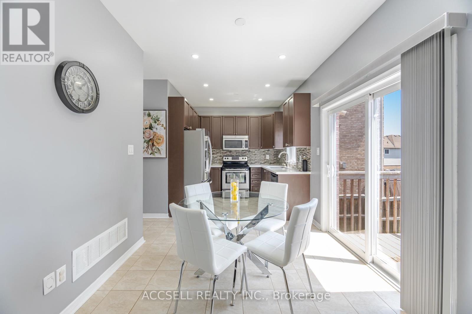 Photo 12 of 79 Lobb Court, Clarington ON