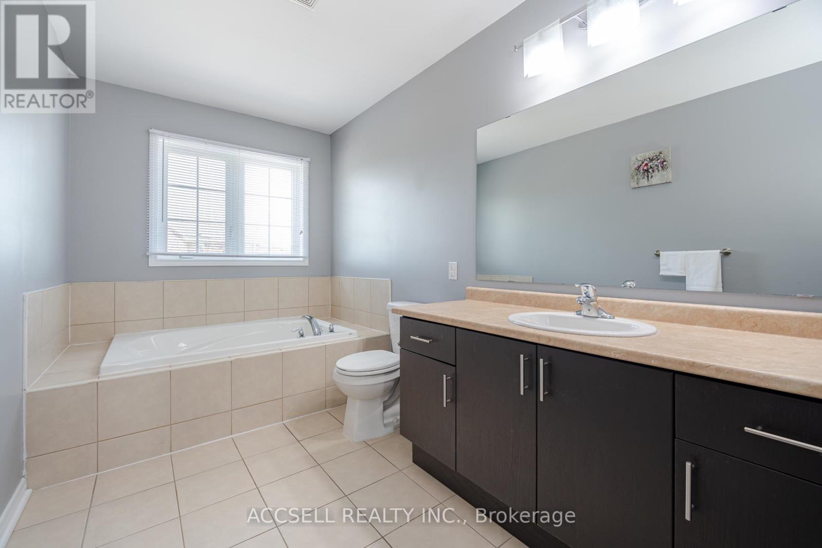 Photo 23 of 79 Lobb Court, Clarington ON