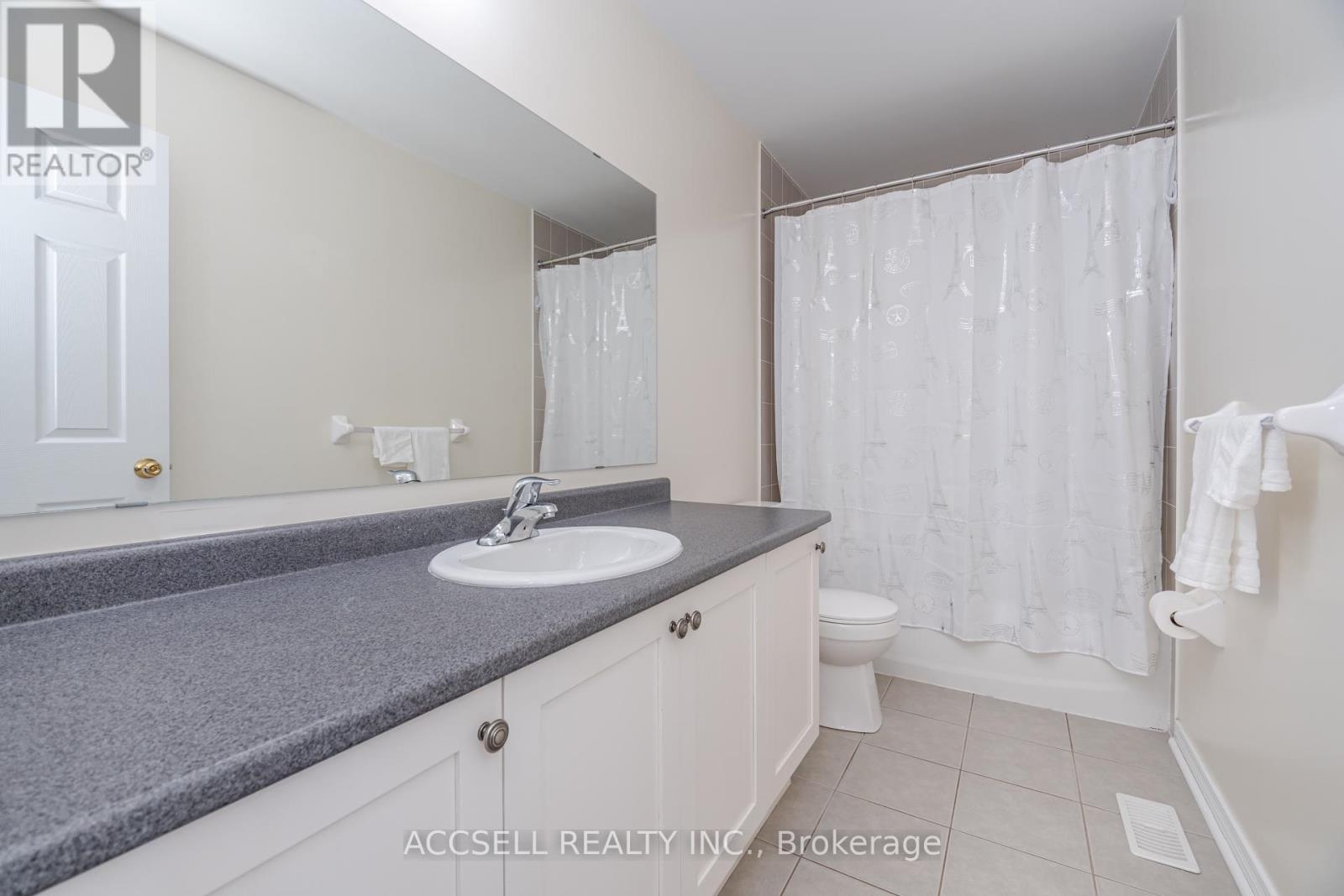 Photo 29 of 79 Lobb Court, Clarington ON